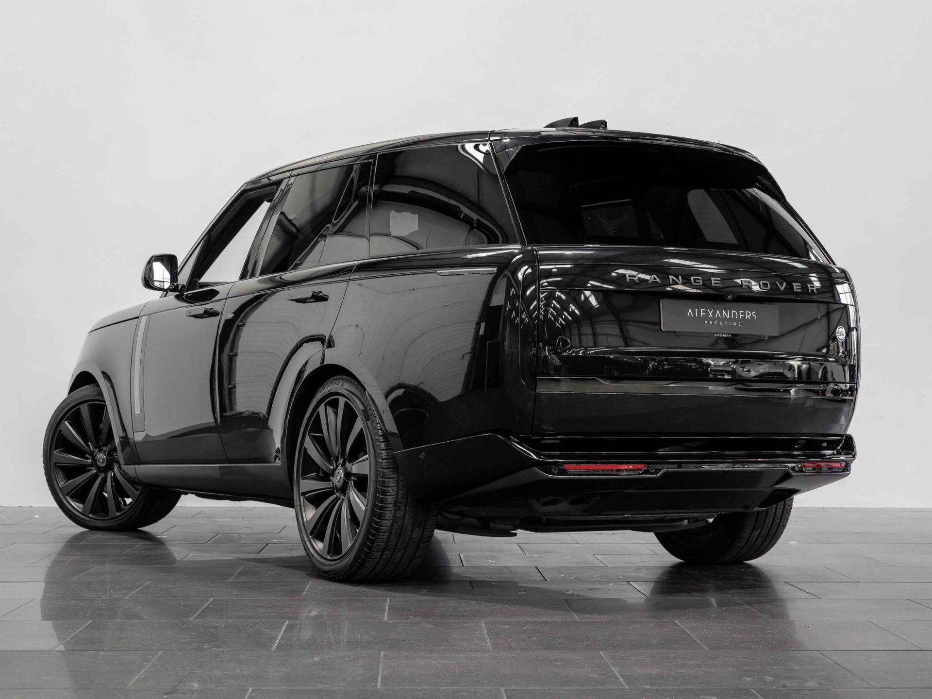An exterior shot of the rear left on a 2023 Land Rover RANGE ROVER