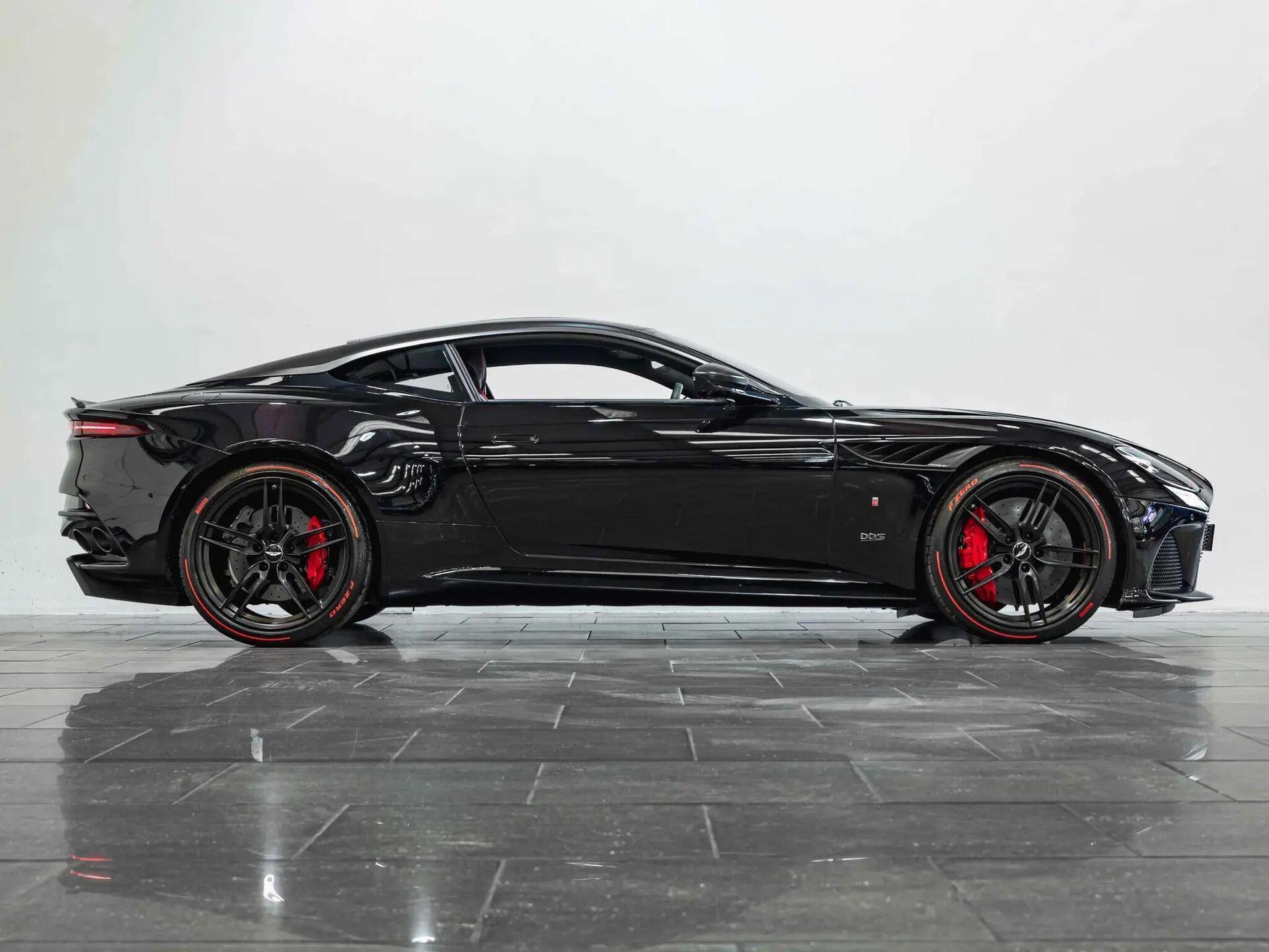 An exterior shot of the side right on a 2019 Aston Martin DBS