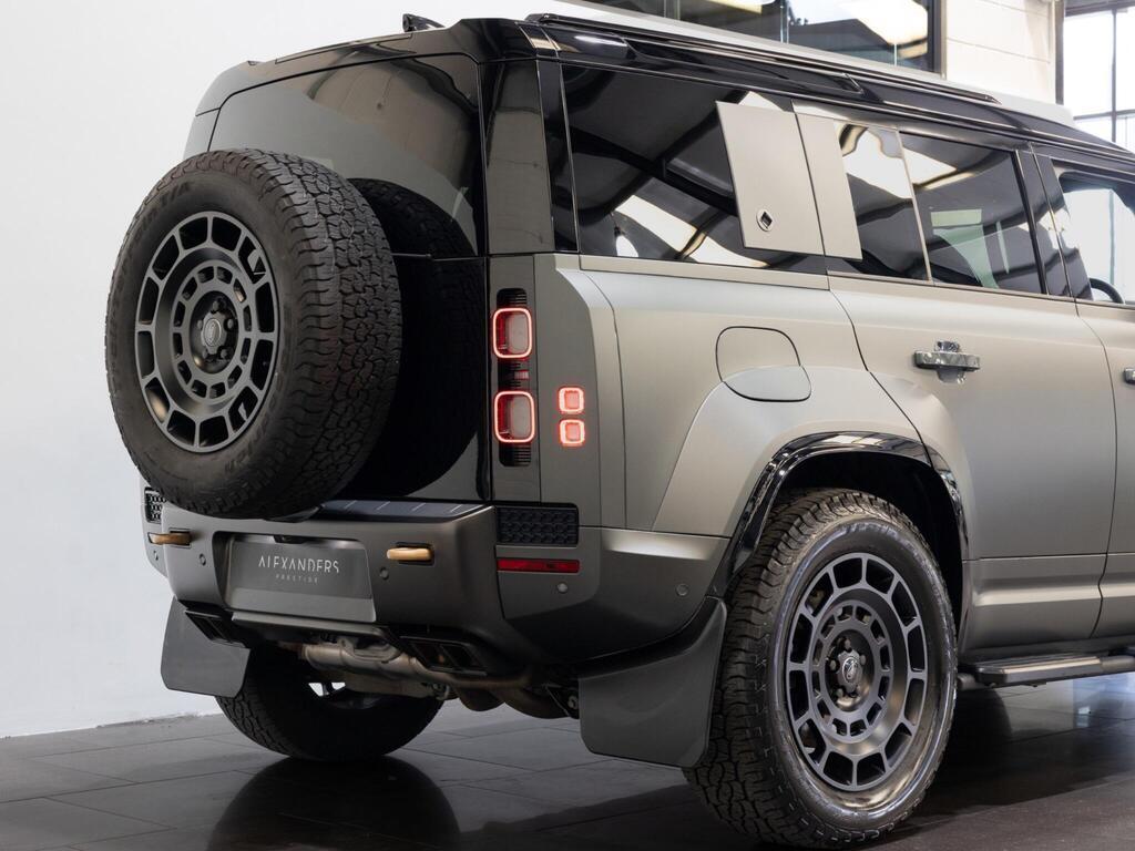 An exterior shot of the rear right on a 2025 Land Rover DEFENDER