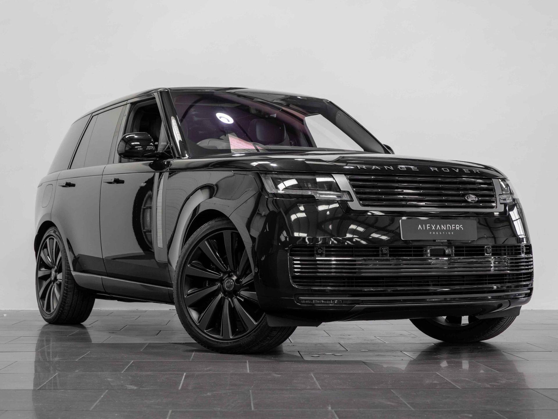 An exterior shot of the front right on a 2023 Land Rover RANGE ROVER