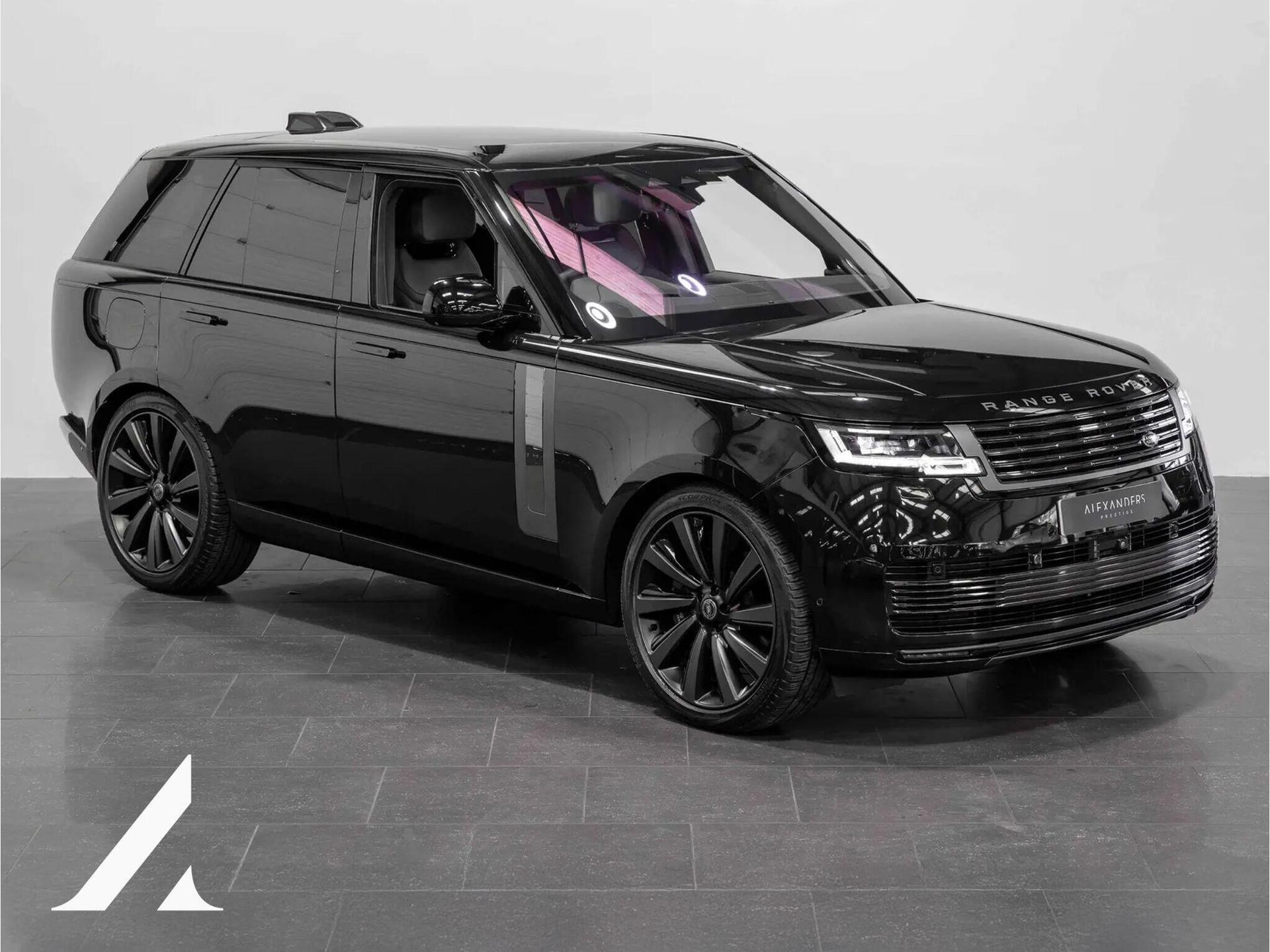 An exterior shot of the front right on a 2023 Land Rover RANGE ROVER