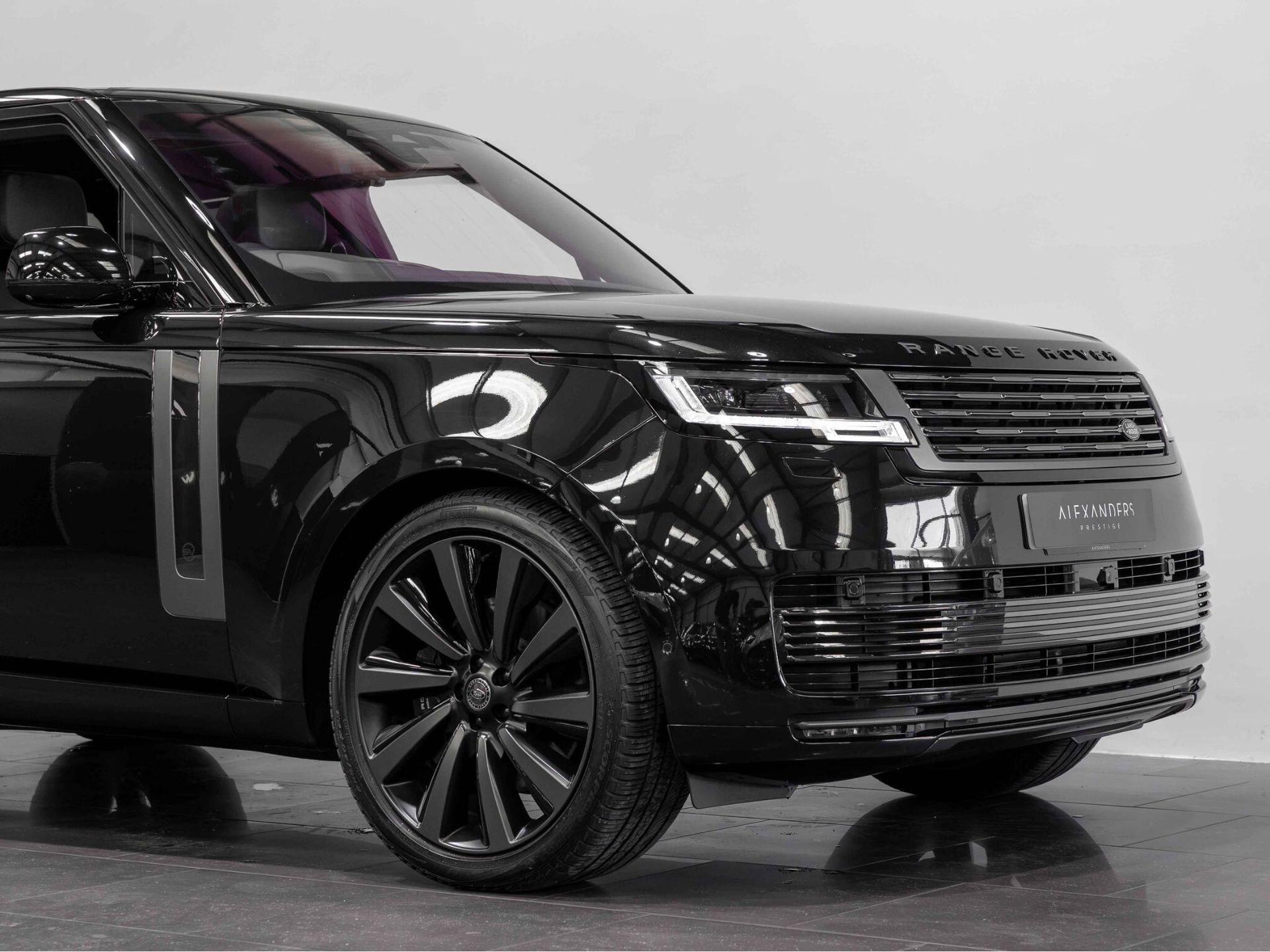 An exterior shot of the front right on a 2023 Land Rover RANGE ROVER
