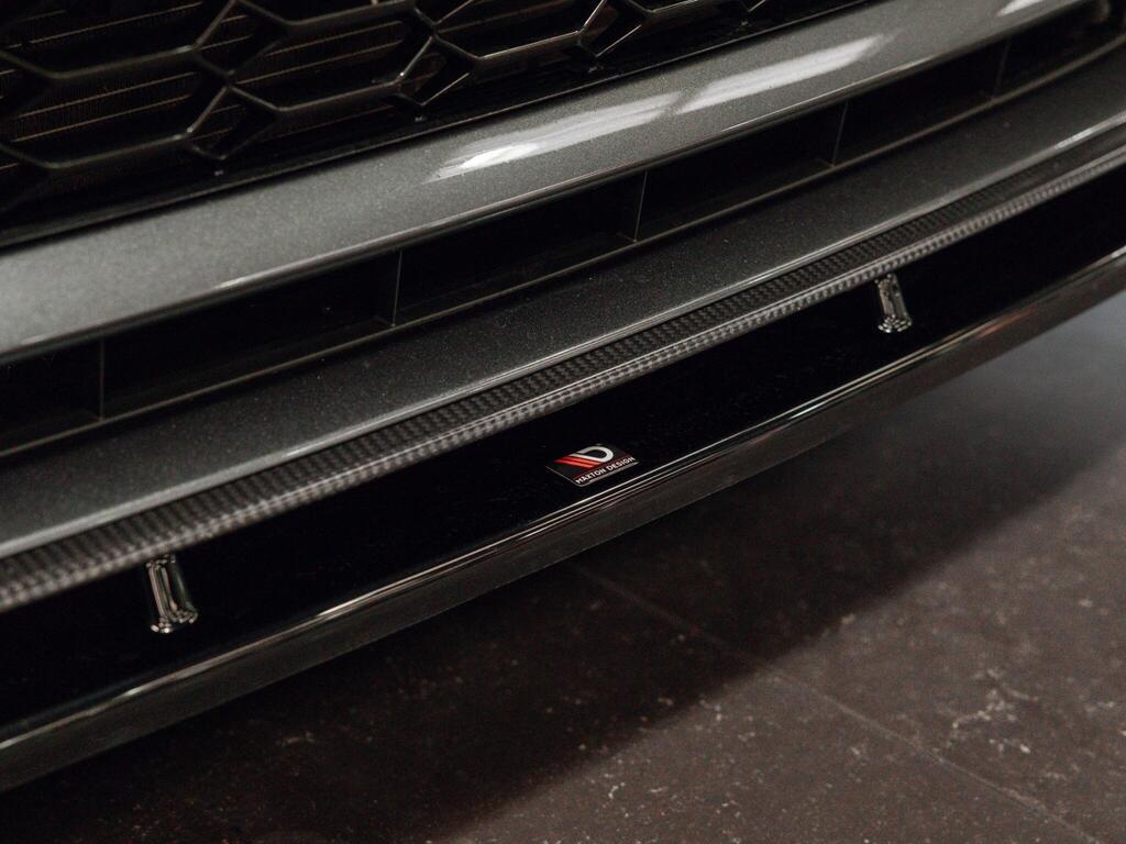 An exterior shot of the badge exterior on a 2023 Audi RS6 Avant