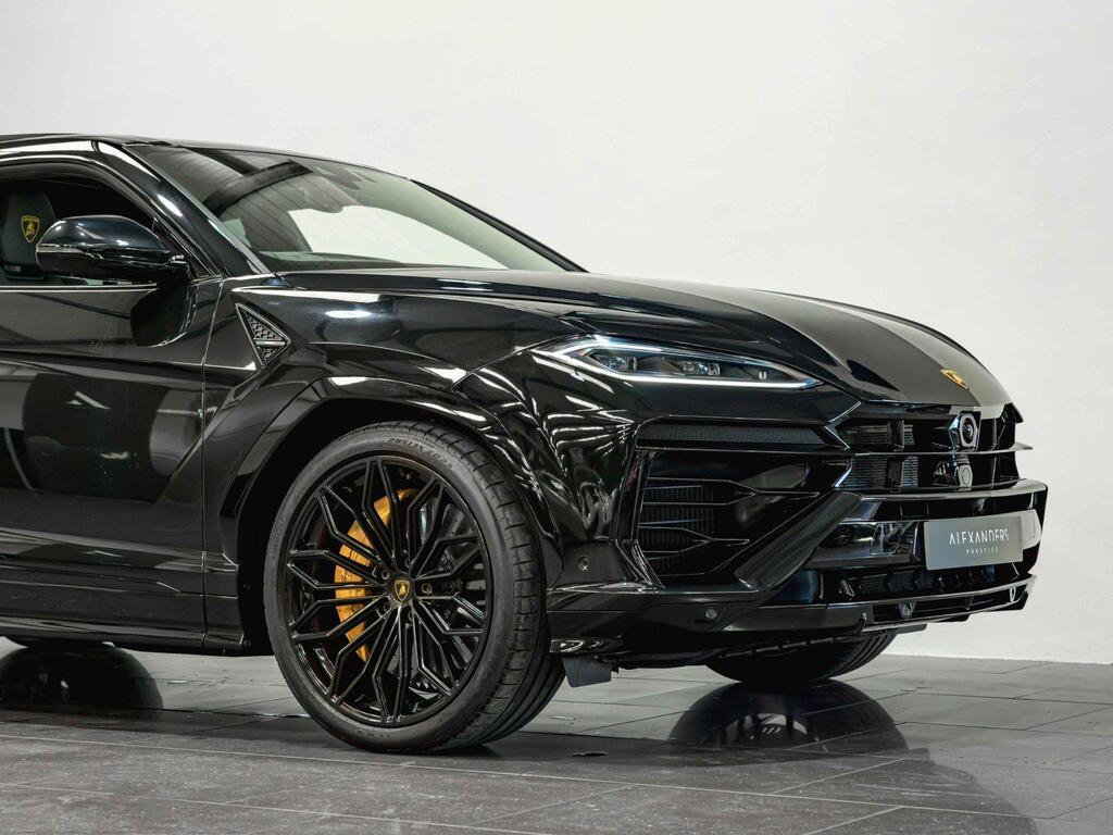 An exterior shot of the front right on a 2025 Lamborghini Urus