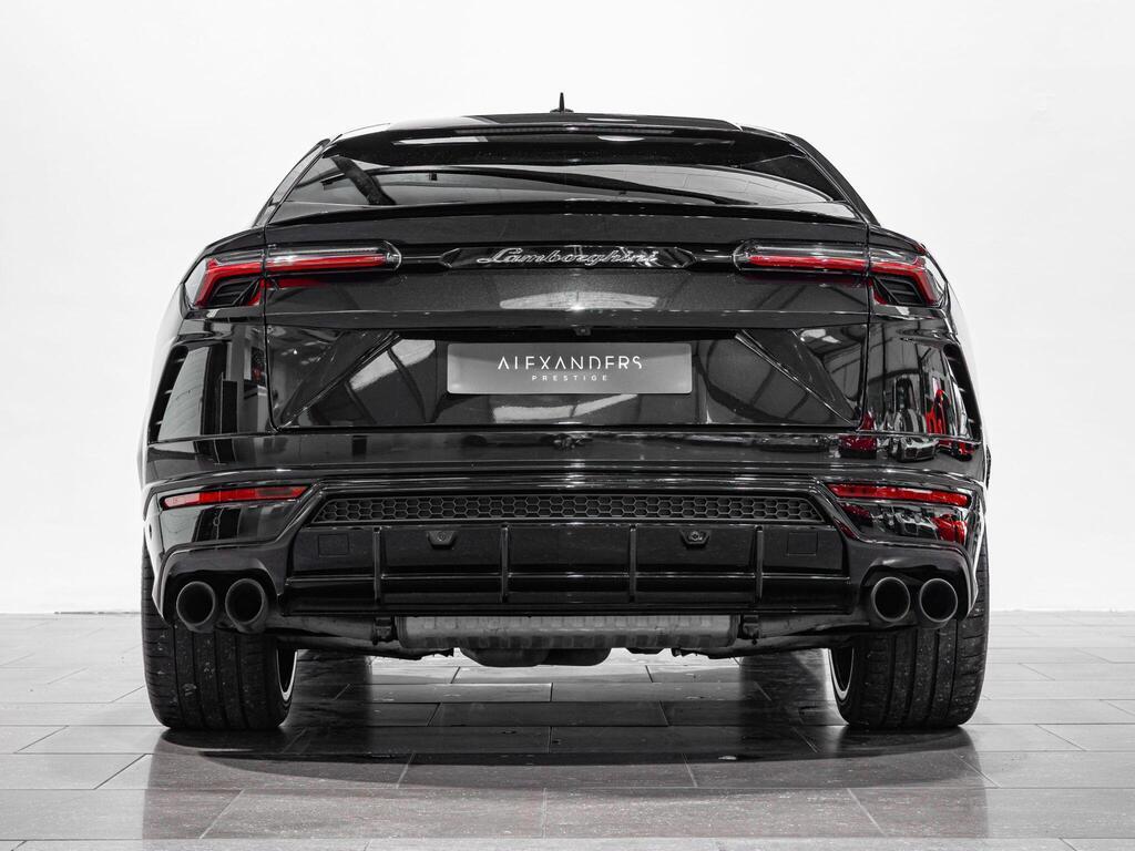 An exterior shot of the rear on a 2022 Lamborghini Urus