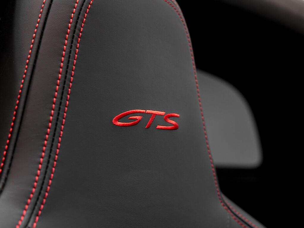 An interior shot of the seat front passenger on a 2023 Porsche 911