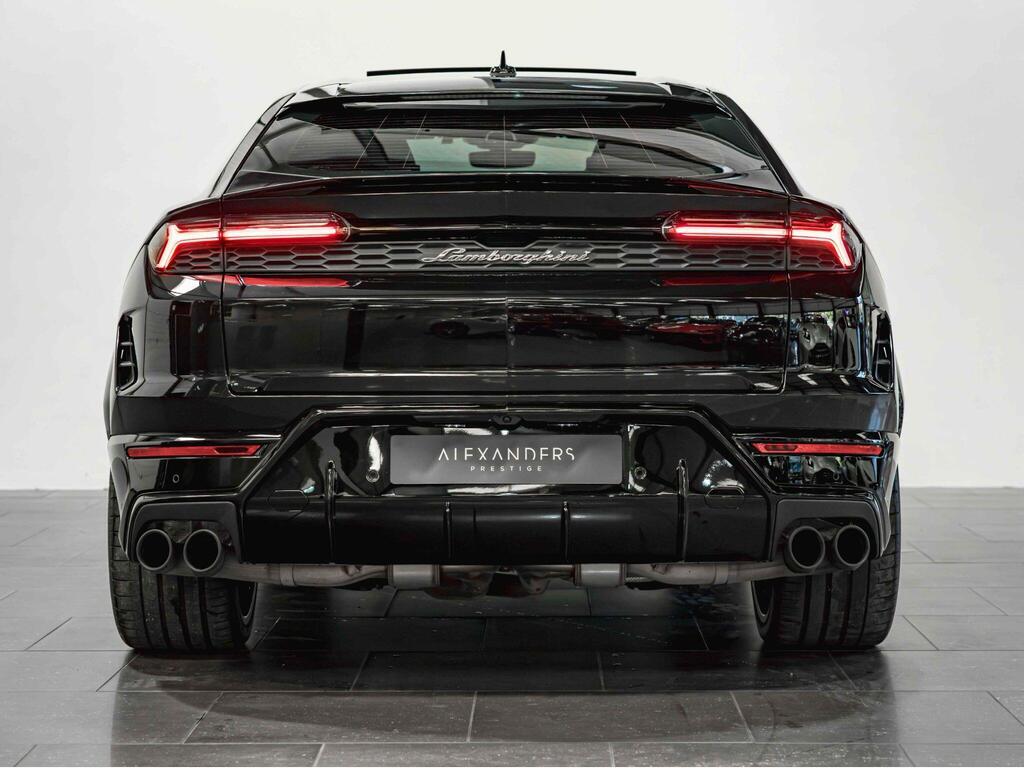 An exterior shot of the rear on a 2025 Lamborghini Urus