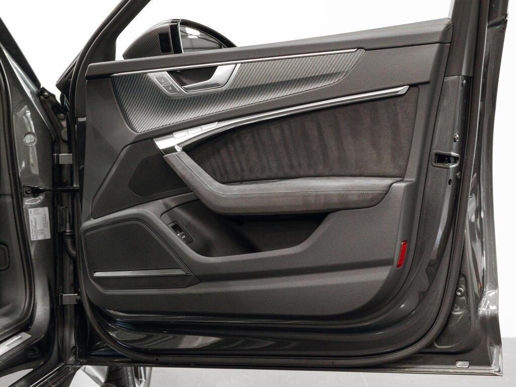 An interior shot of the door interior on a 2023 Audi RS6 Avant