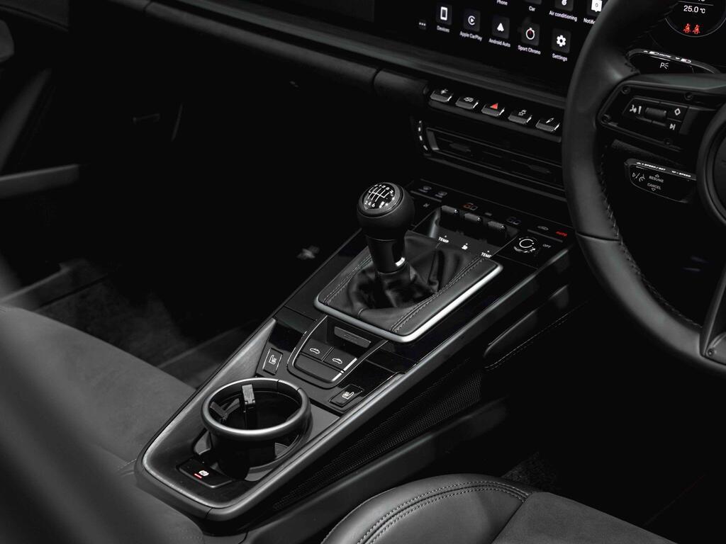 An interior shot of the interior front on a 2021 Porsche 911