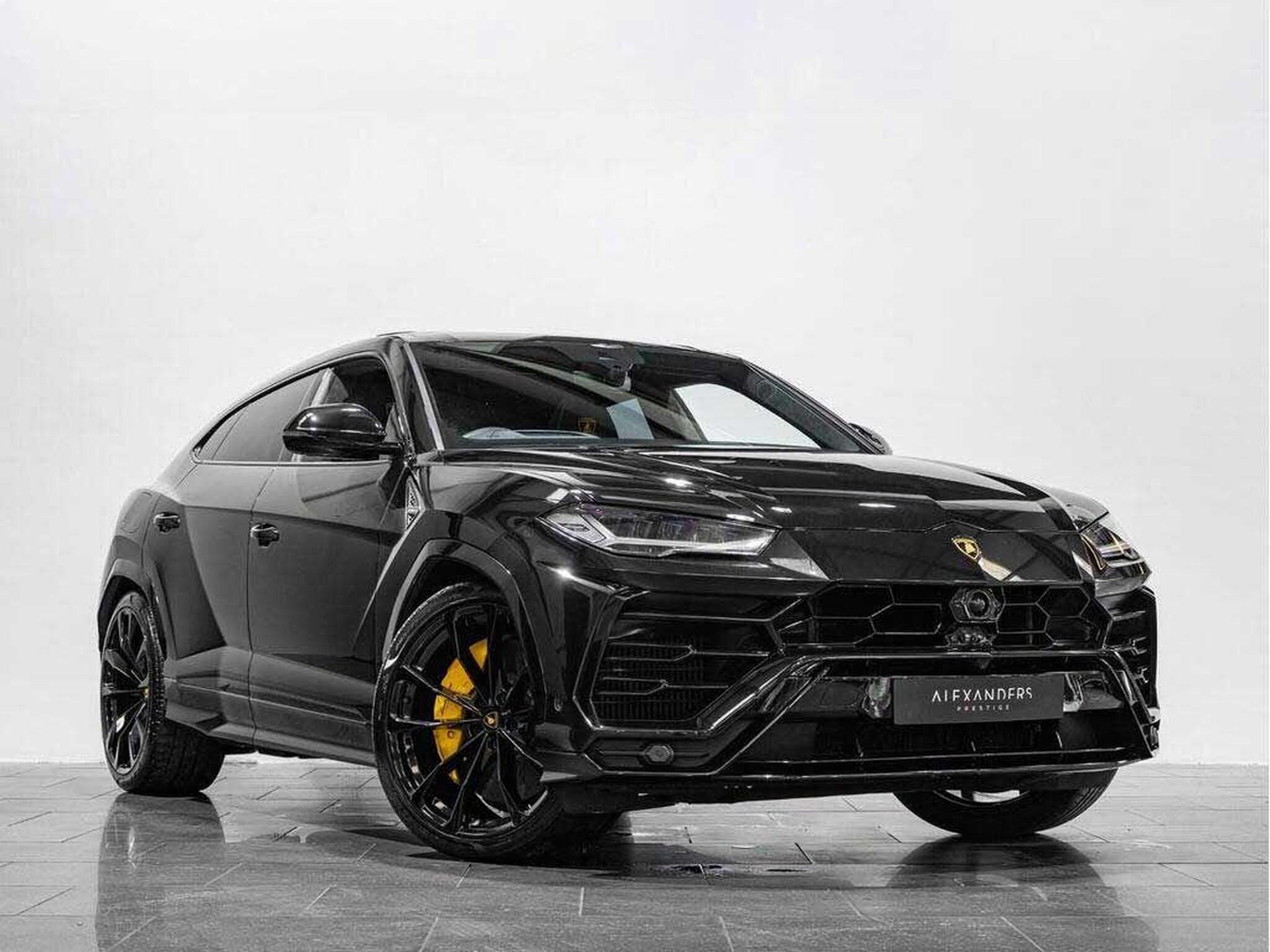 An exterior shot of the front right on a 2022 Lamborghini Urus
