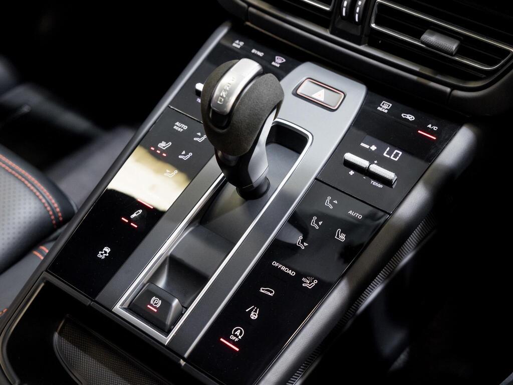 An interior shot of the interior front on a 2025 Porsche Macan