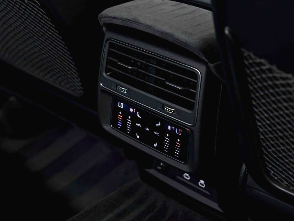 An interior shot of the misc controls on a 2025 Audi RSQ8