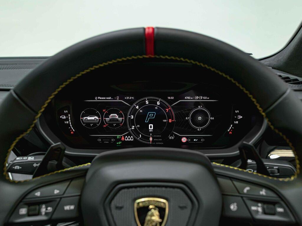 An interior shot of the driver instruments on a 2025 Lamborghini Urus