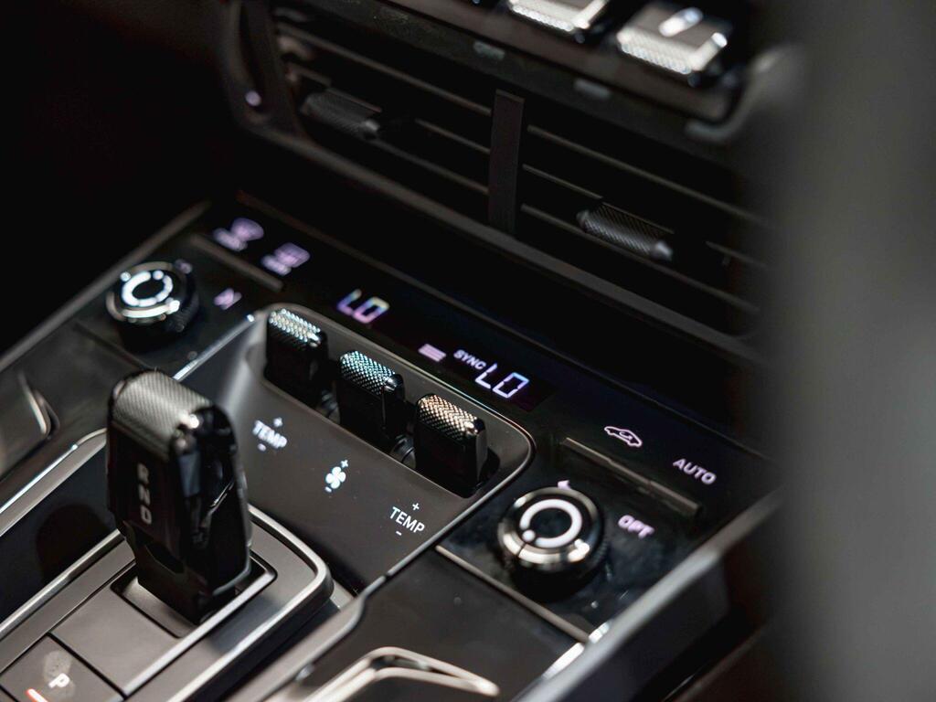 An interior shot of the misc controls on a 2026 Porsche 911