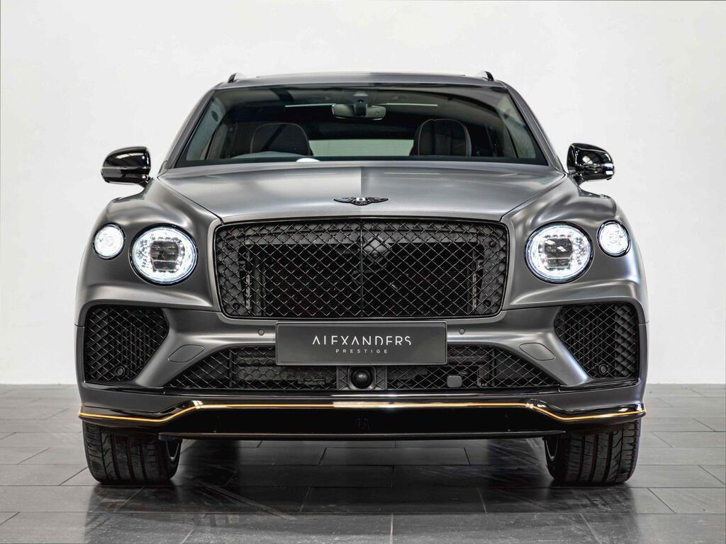 An exterior shot of the front on a 2025 Bentley Bentayga