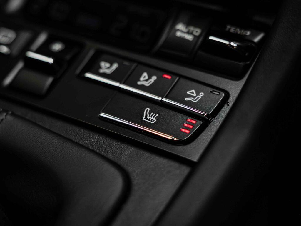 An interior shot of the misc controls on a 2018 Porsche 911