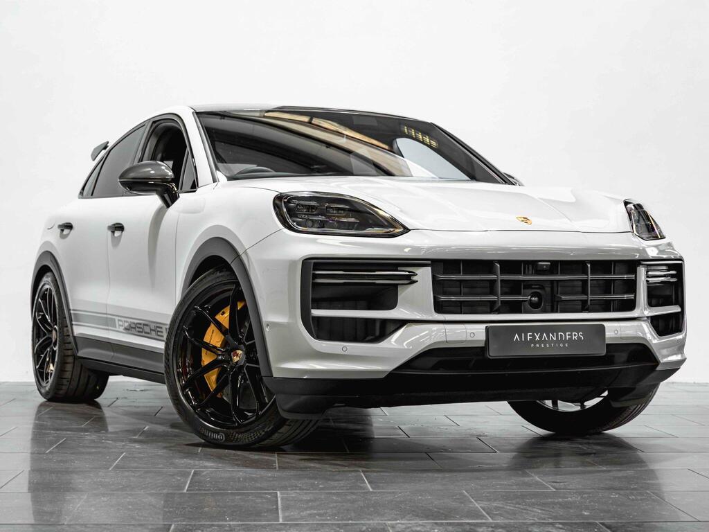 An exterior shot of the front right on a 2024 Porsche Cayenne