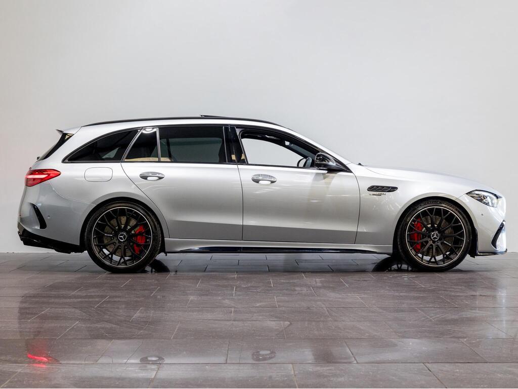 An exterior shot of the side right on a 2024 Mercedes-Benz C Class