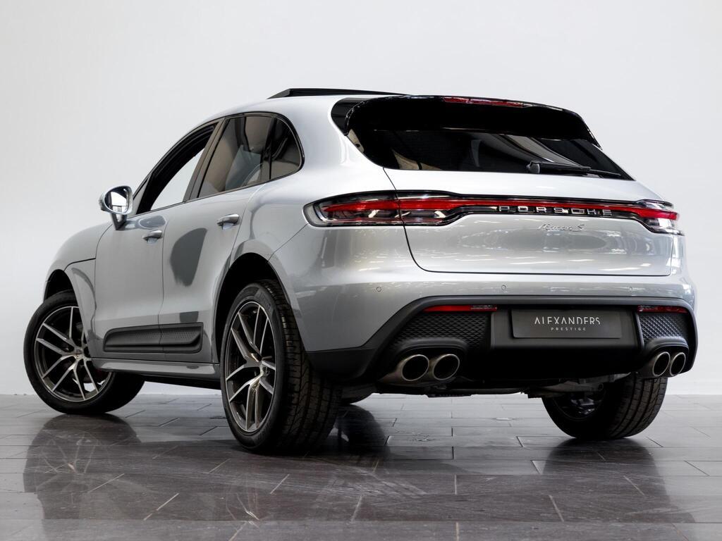 An exterior shot of the rear left on a 2025 Porsche Macan