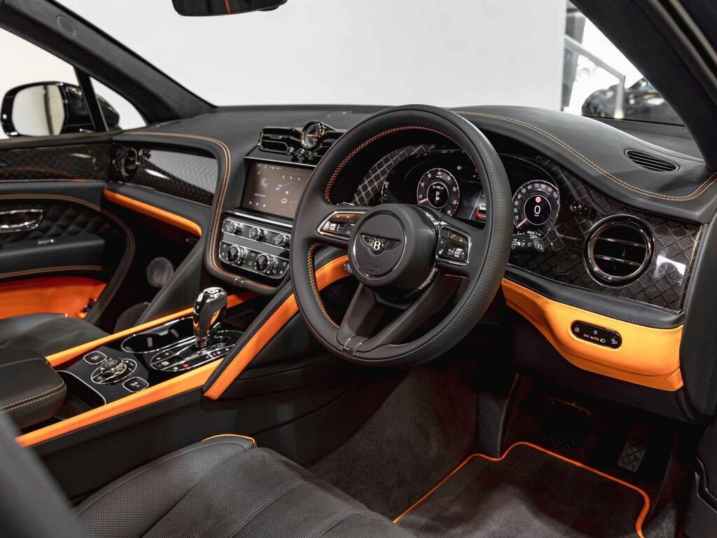 An interior shot of the interior front on a 2025 Bentley Bentayga
