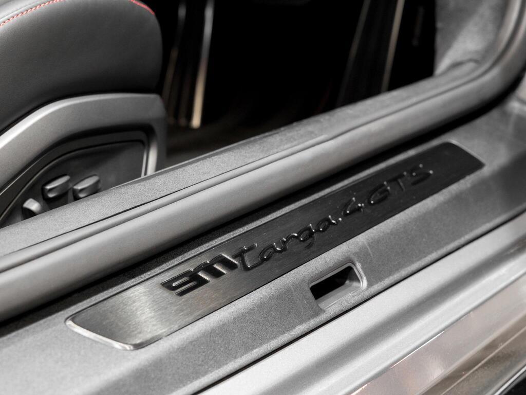 An interior shot of the door interior on a 2023 Porsche 911