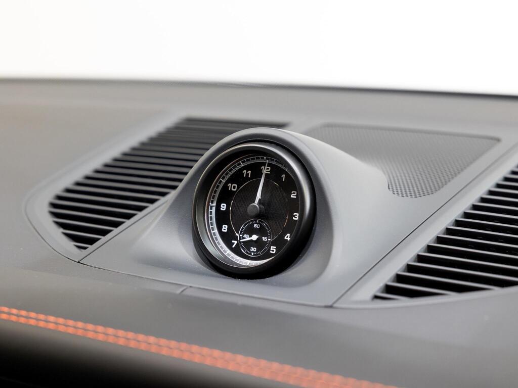 An interior shot of the misc controls on a 2025 Porsche Macan
