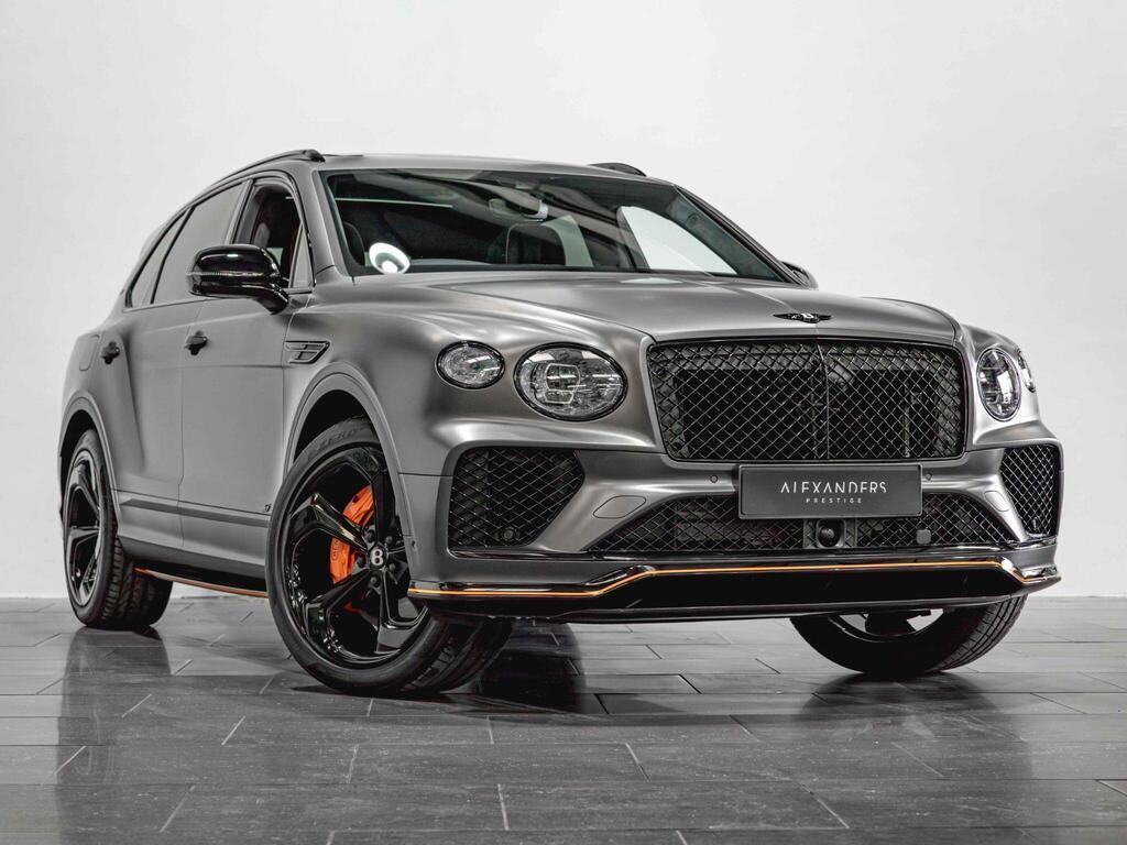 An exterior shot of the front right on a 2025 Bentley Bentayga