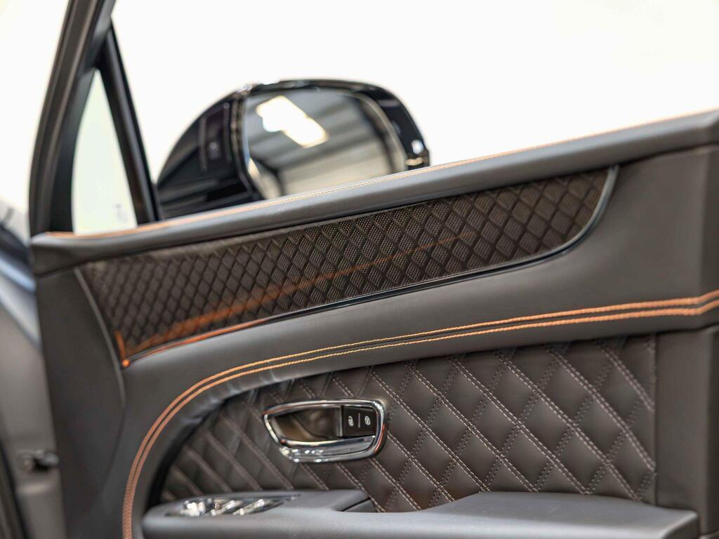 An interior shot of the door interior on a 2025 Bentley Bentayga