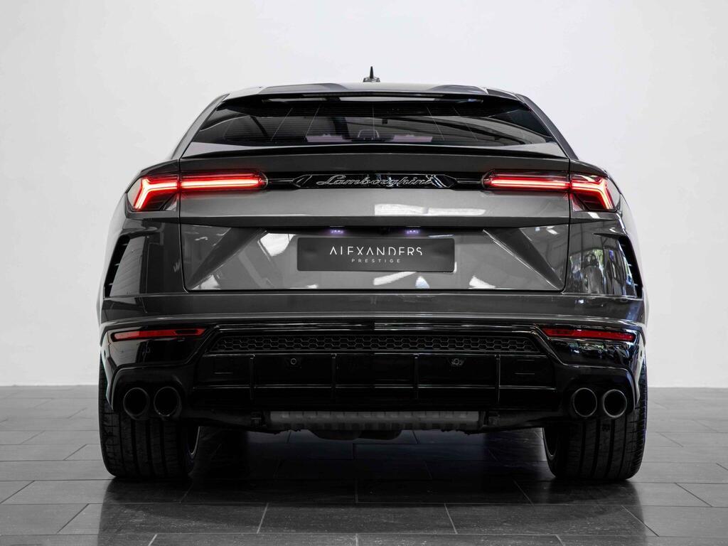 An exterior shot of the rear on a 2022 Lamborghini Urus