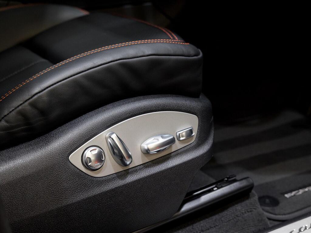 An interior shot of the misc controls on a 2025 Porsche Macan