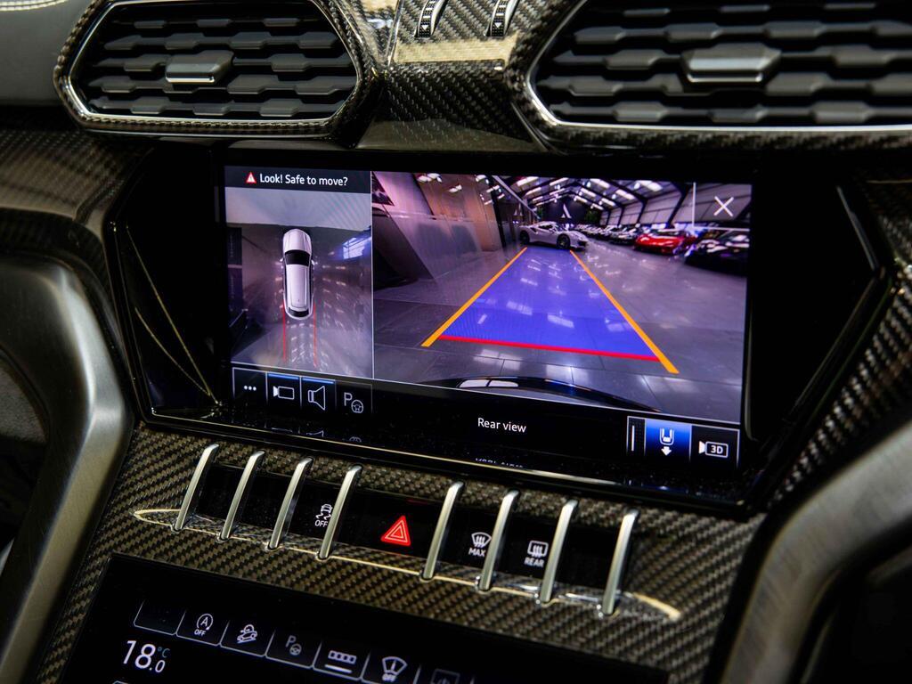 An interior shot of the infotainment system on a 2022 Lamborghini Urus