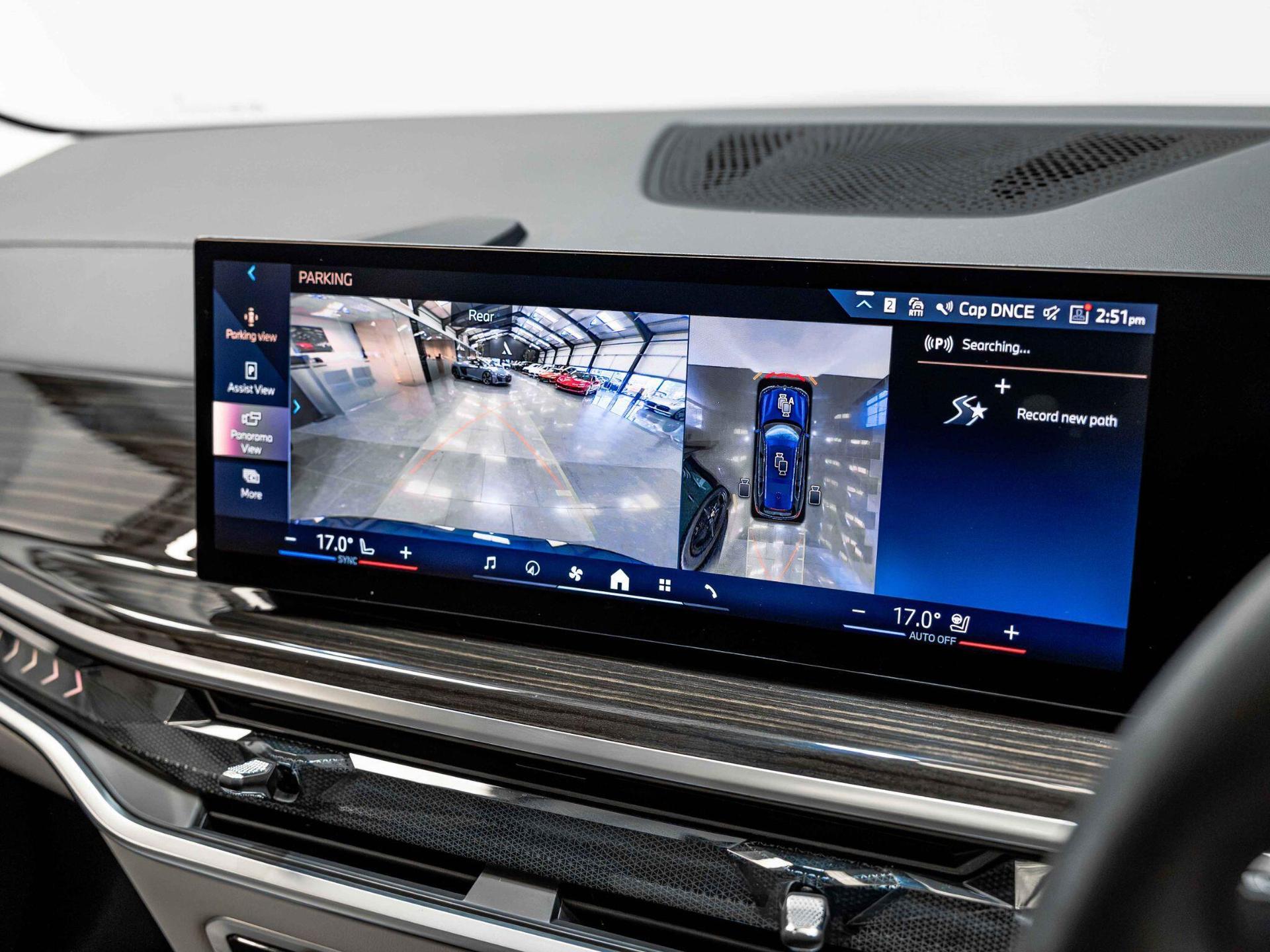 An interior shot of the infotainment system on a 2024 BMW X7
