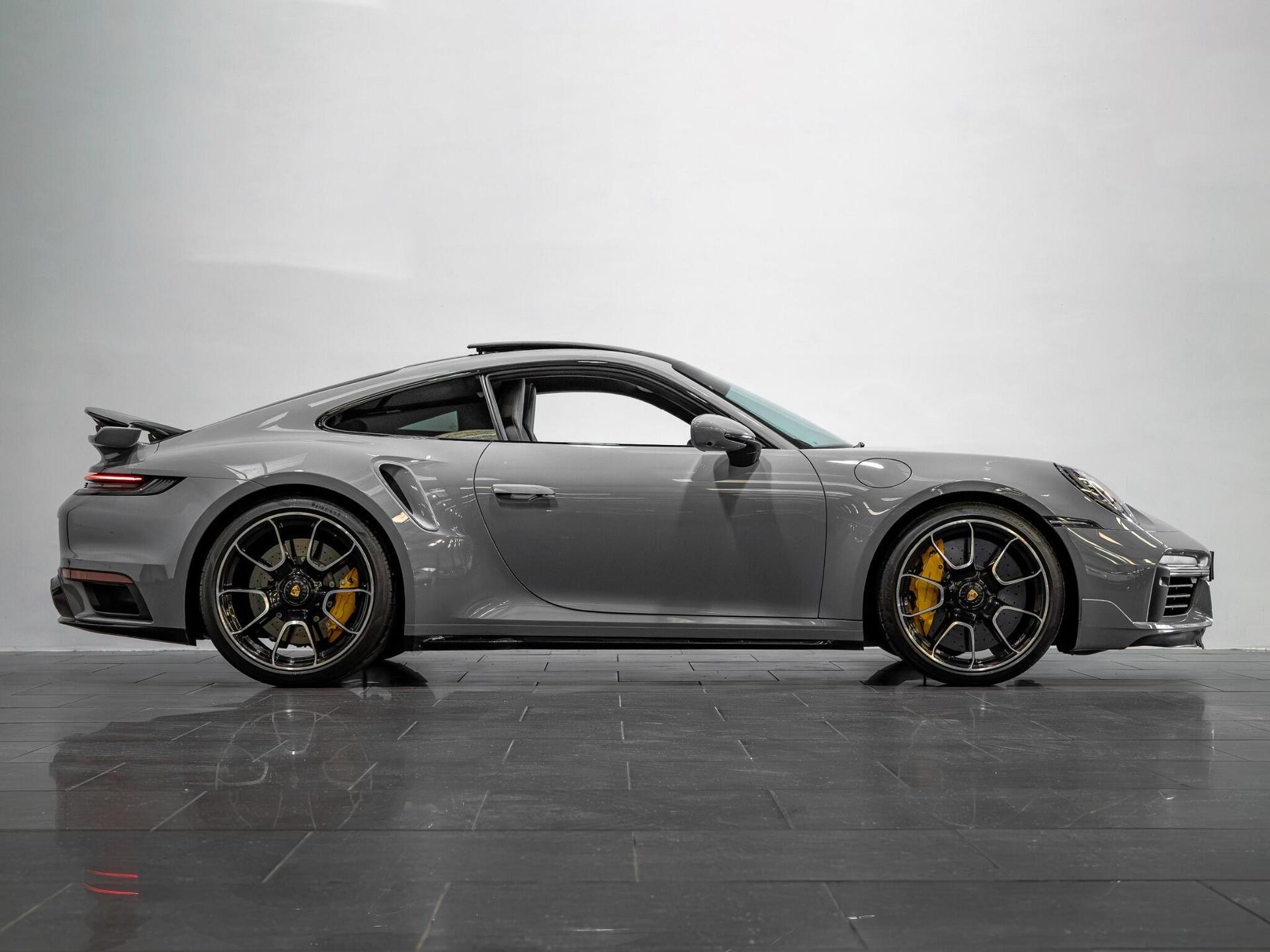 An exterior shot of the side right on a 2022 Porsche 911