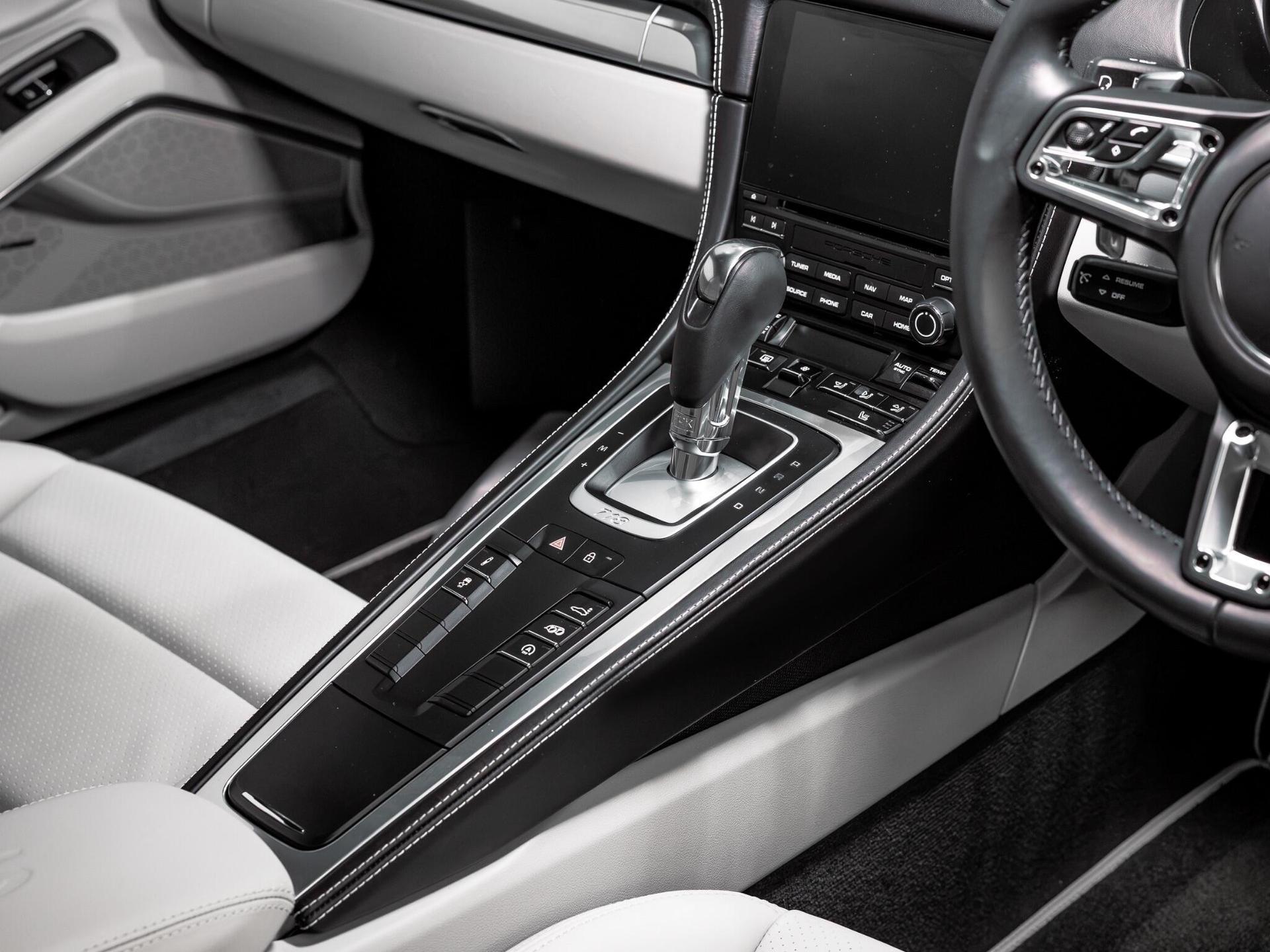 An interior shot of the interior front on a 2021 Porsche 718 Cayman