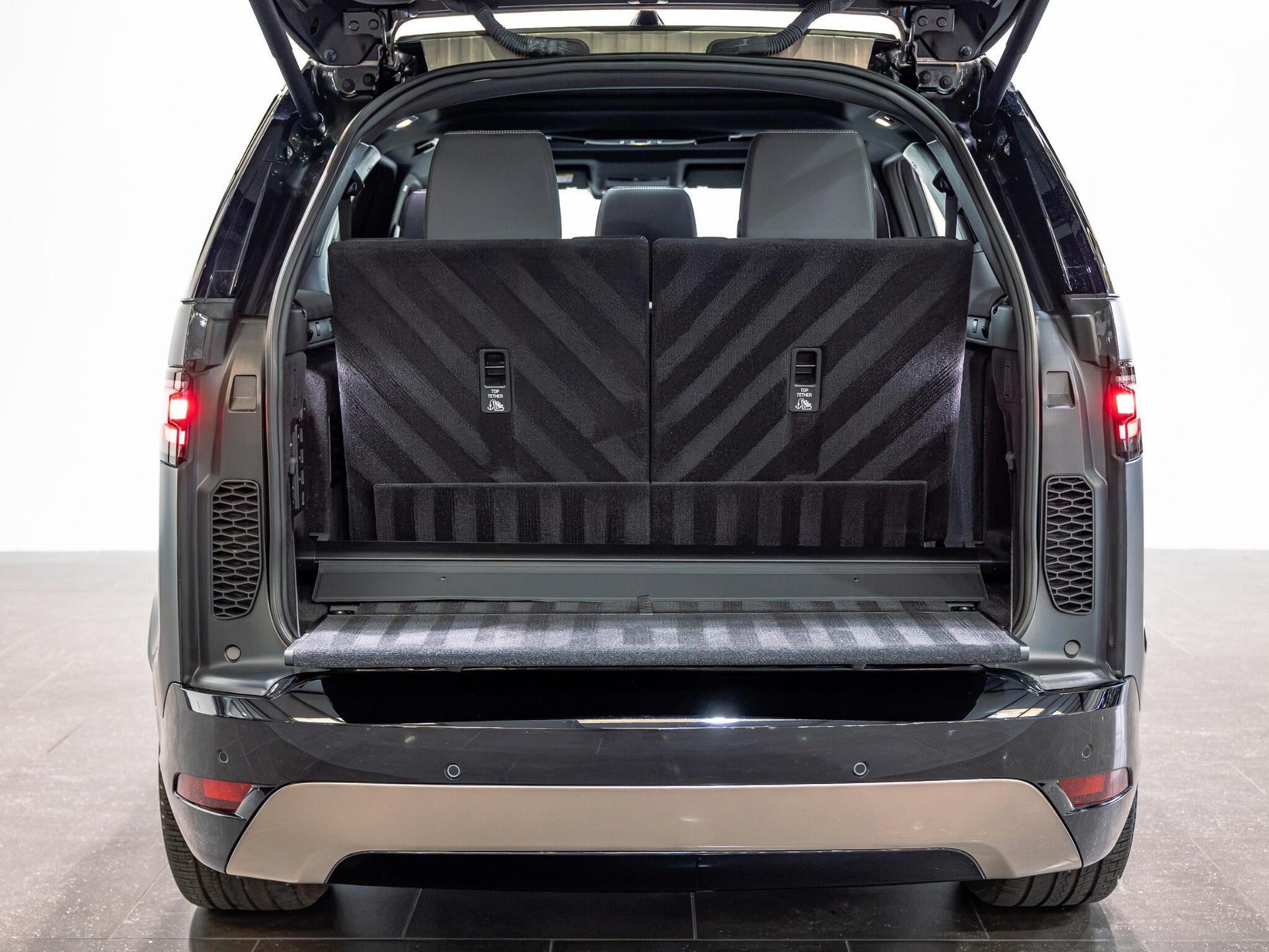 An interior shot of the boot on a 2026 Land Rover Discovery