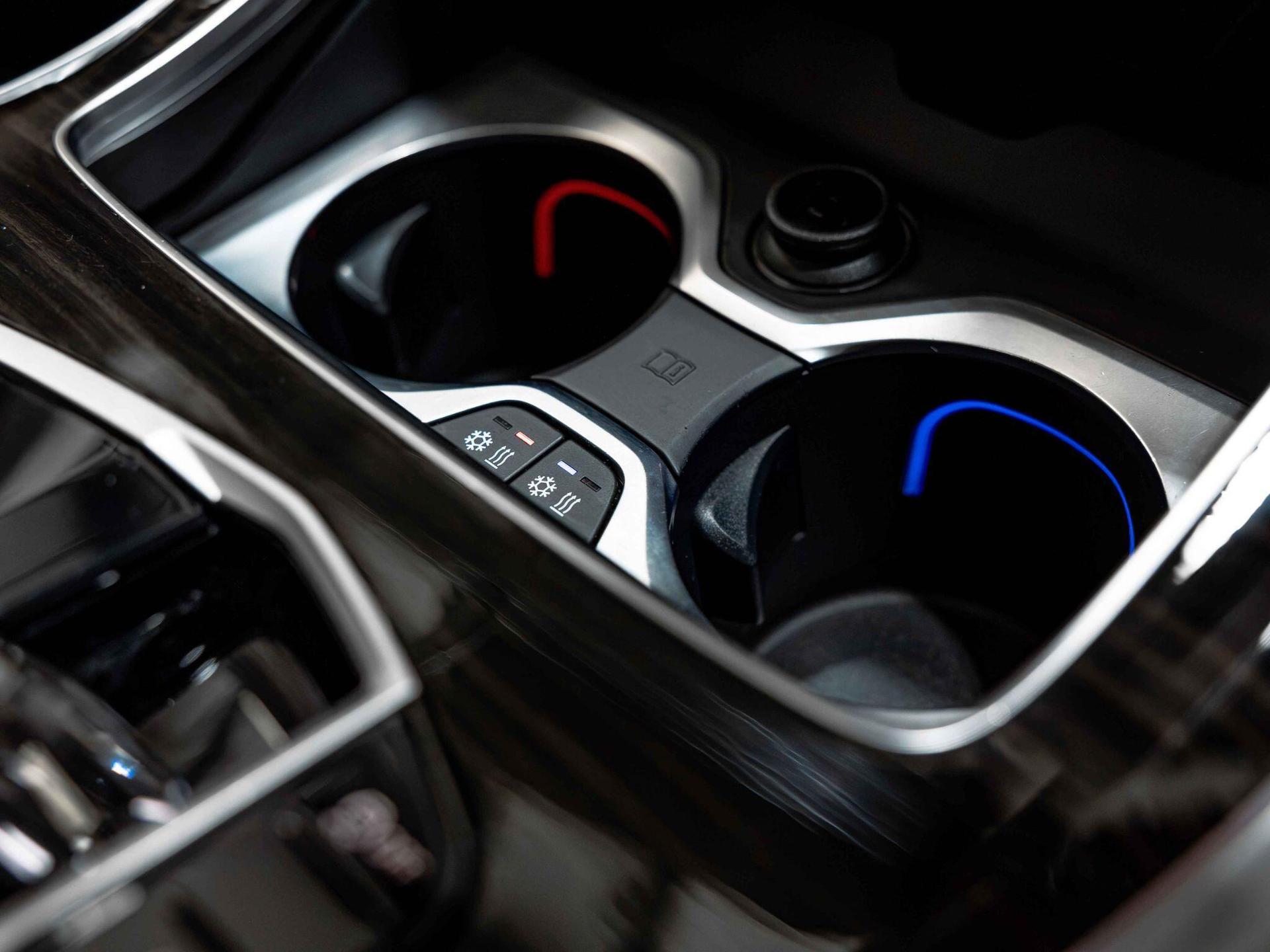 An interior shot of the misc controls on a 2024 BMW X7
