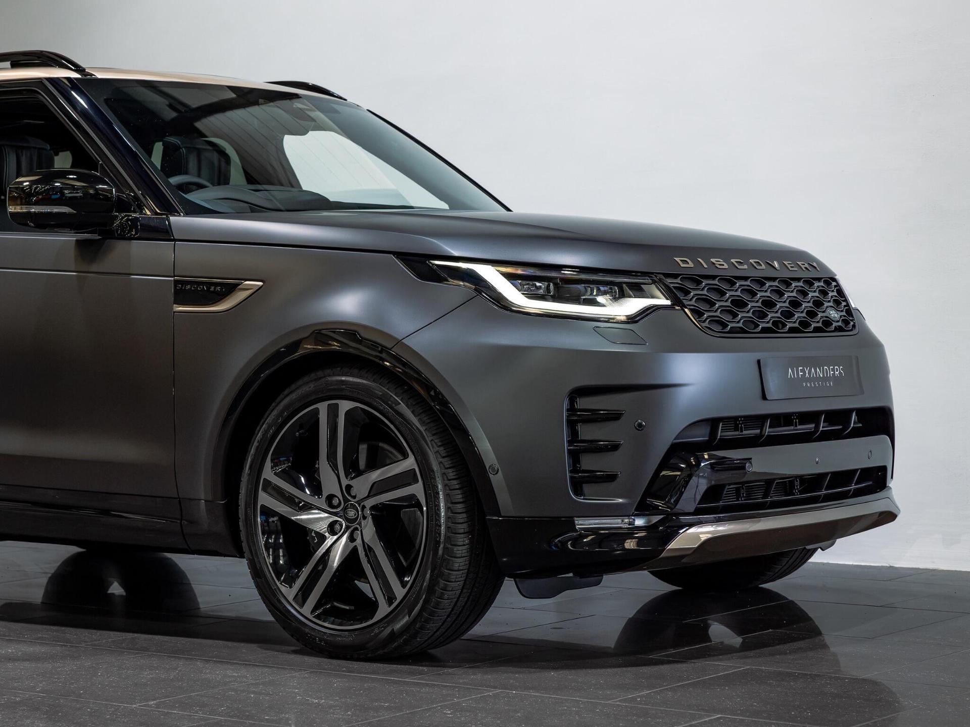 An exterior shot of the front right on a 2026 Land Rover Discovery