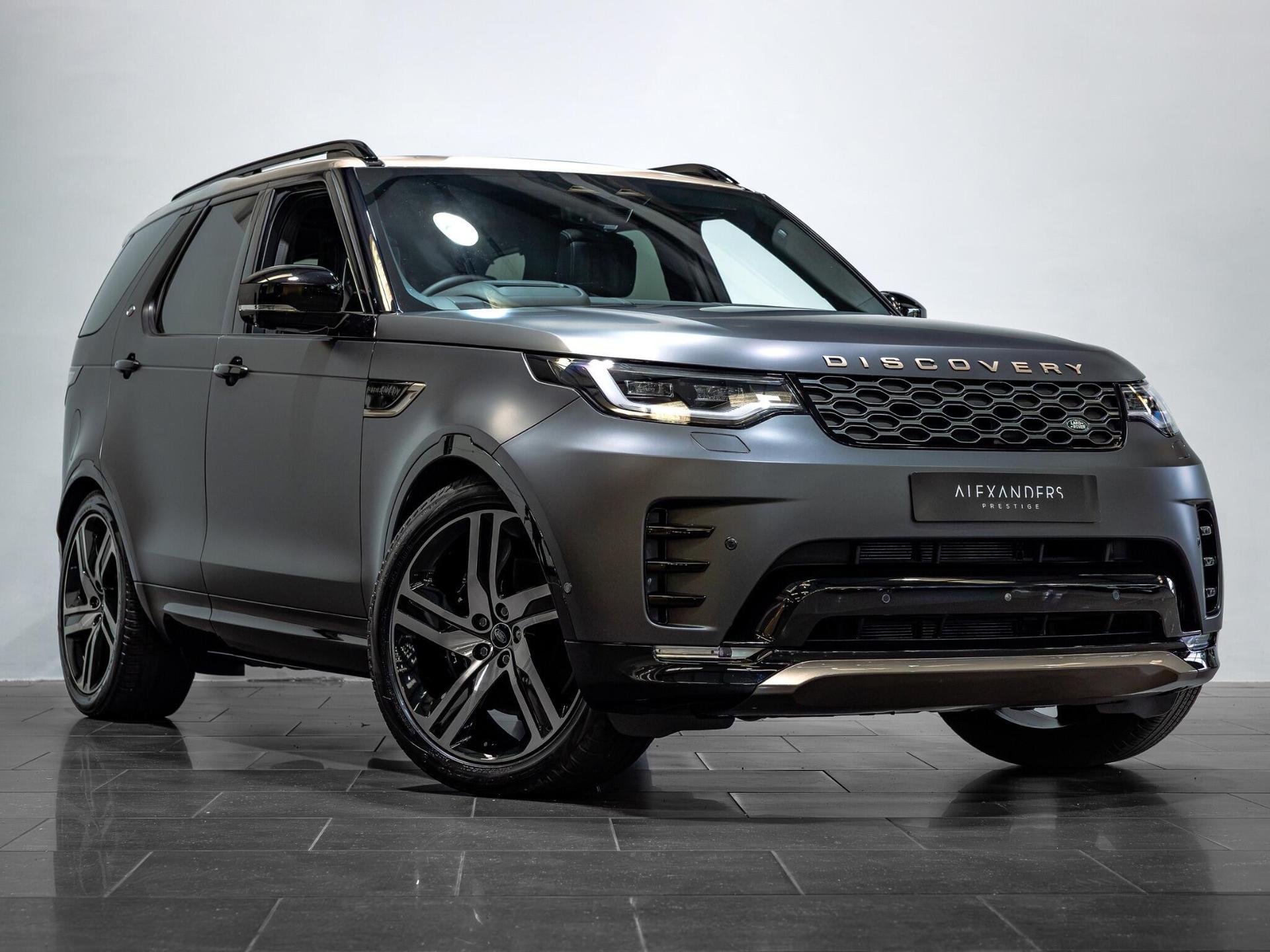 An exterior shot of the front right on a 2026 Land Rover Discovery