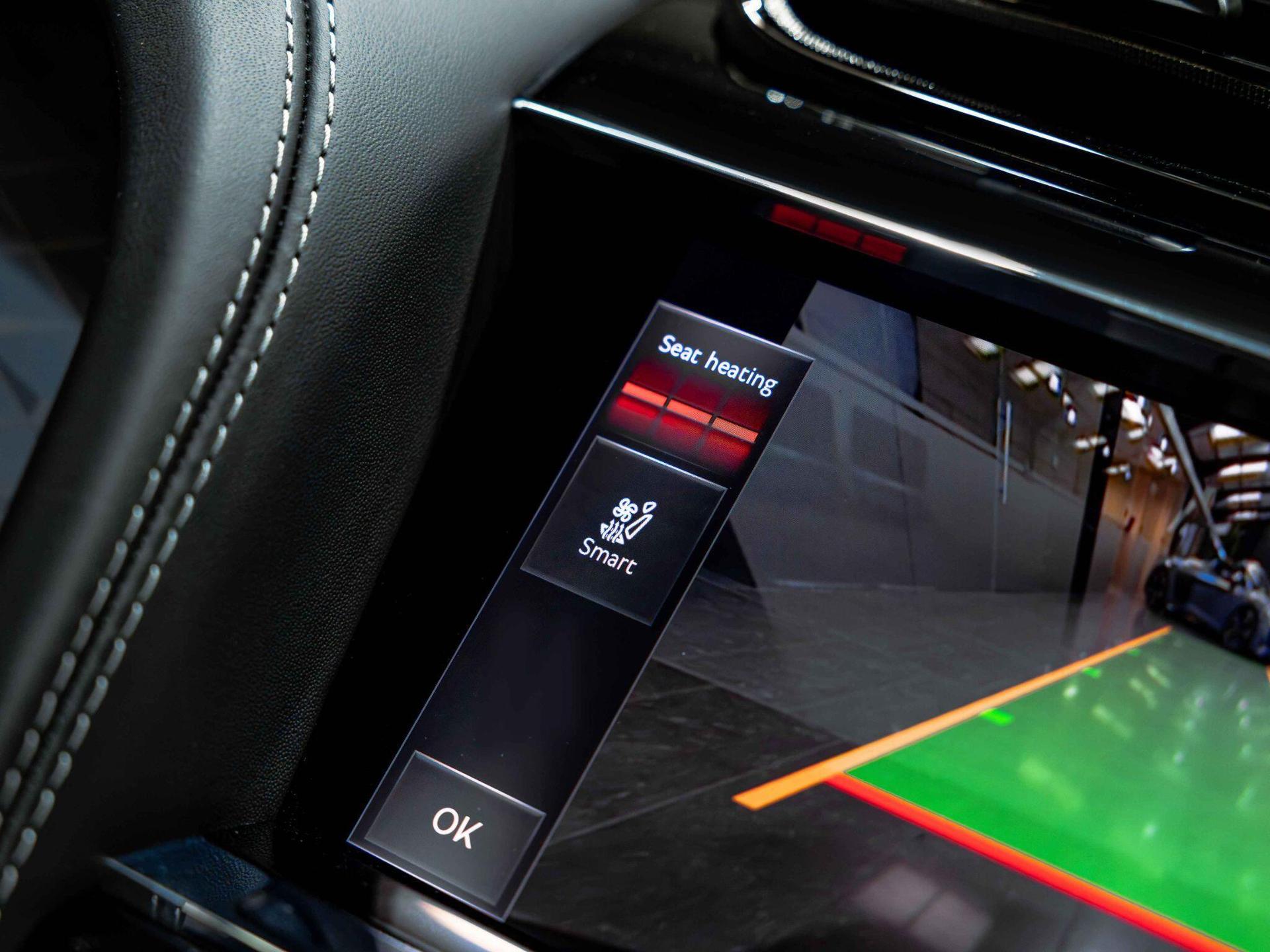 An interior shot of the infotainment system on a 2026 Bentley Bentayga