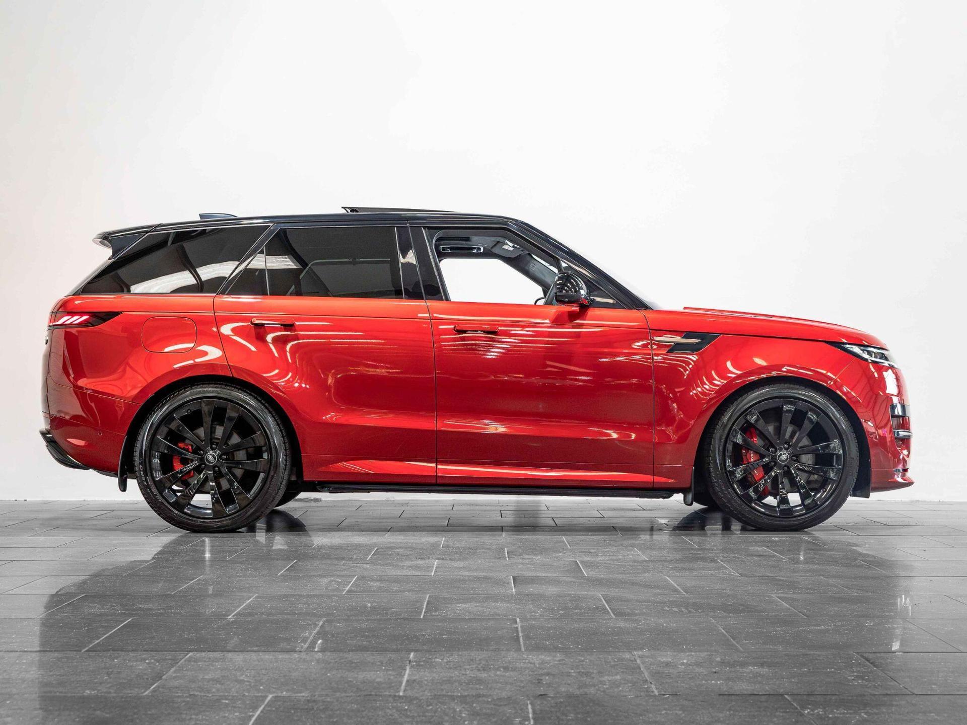 An exterior shot of the side right on a 2023 Land Rover Range Rover Sport