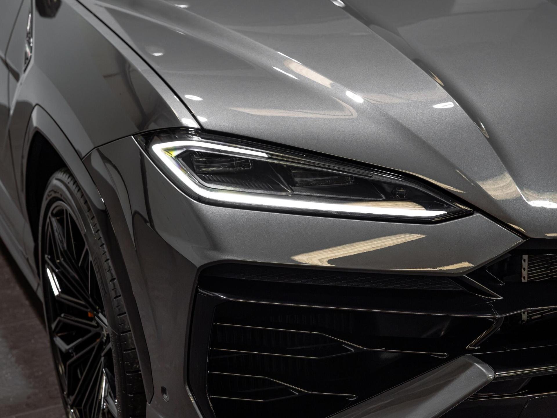 An exterior shot of the lights front on a 2025 Lamborghini Urus