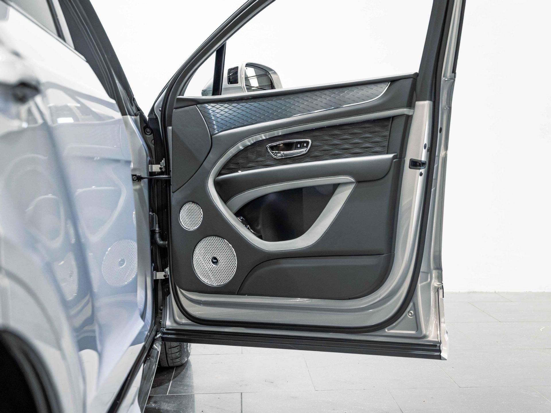 An interior shot of the door interior on a 2026 Bentley Bentayga
