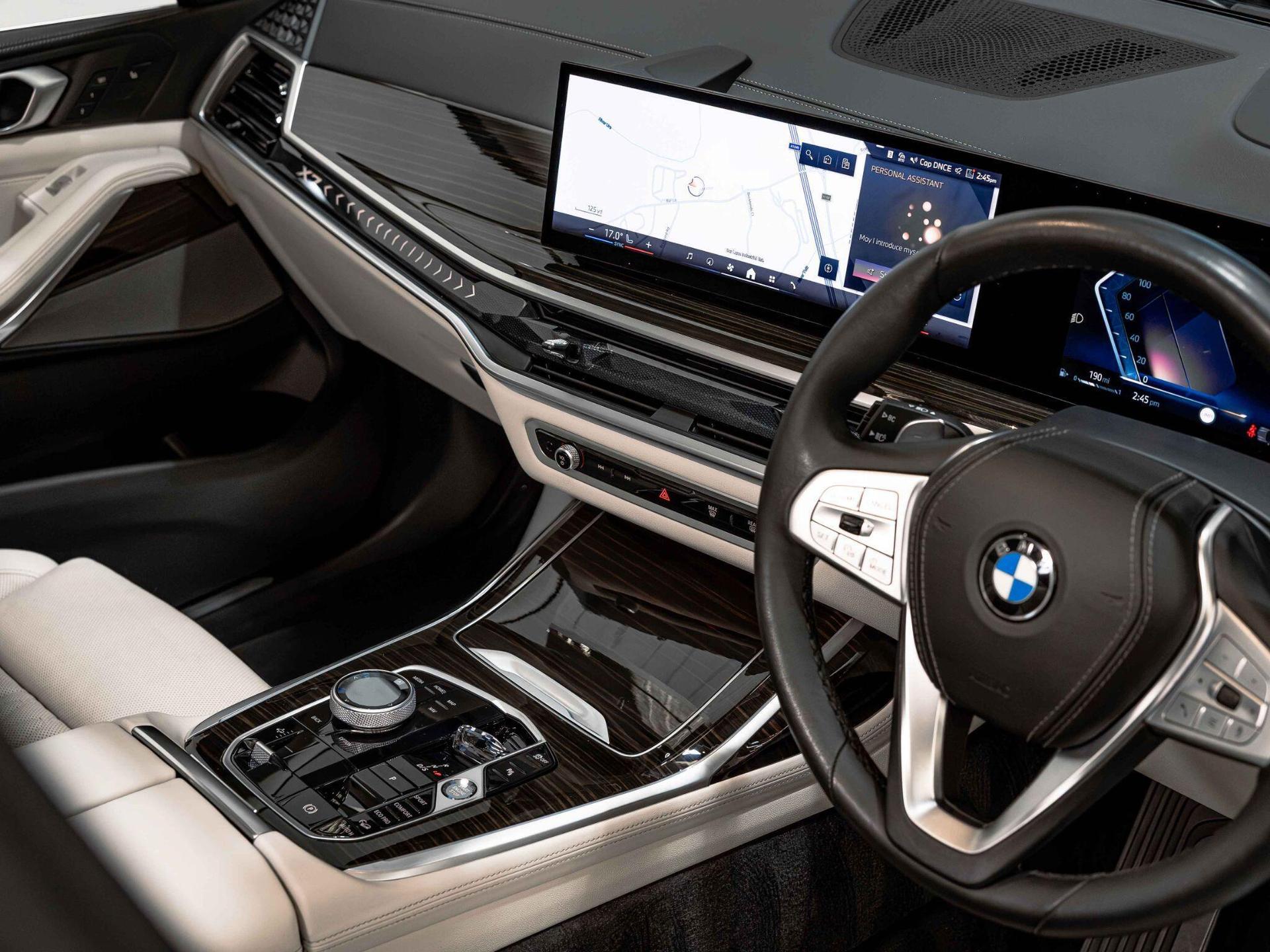 An interior shot of the interior front on a 2024 BMW X7