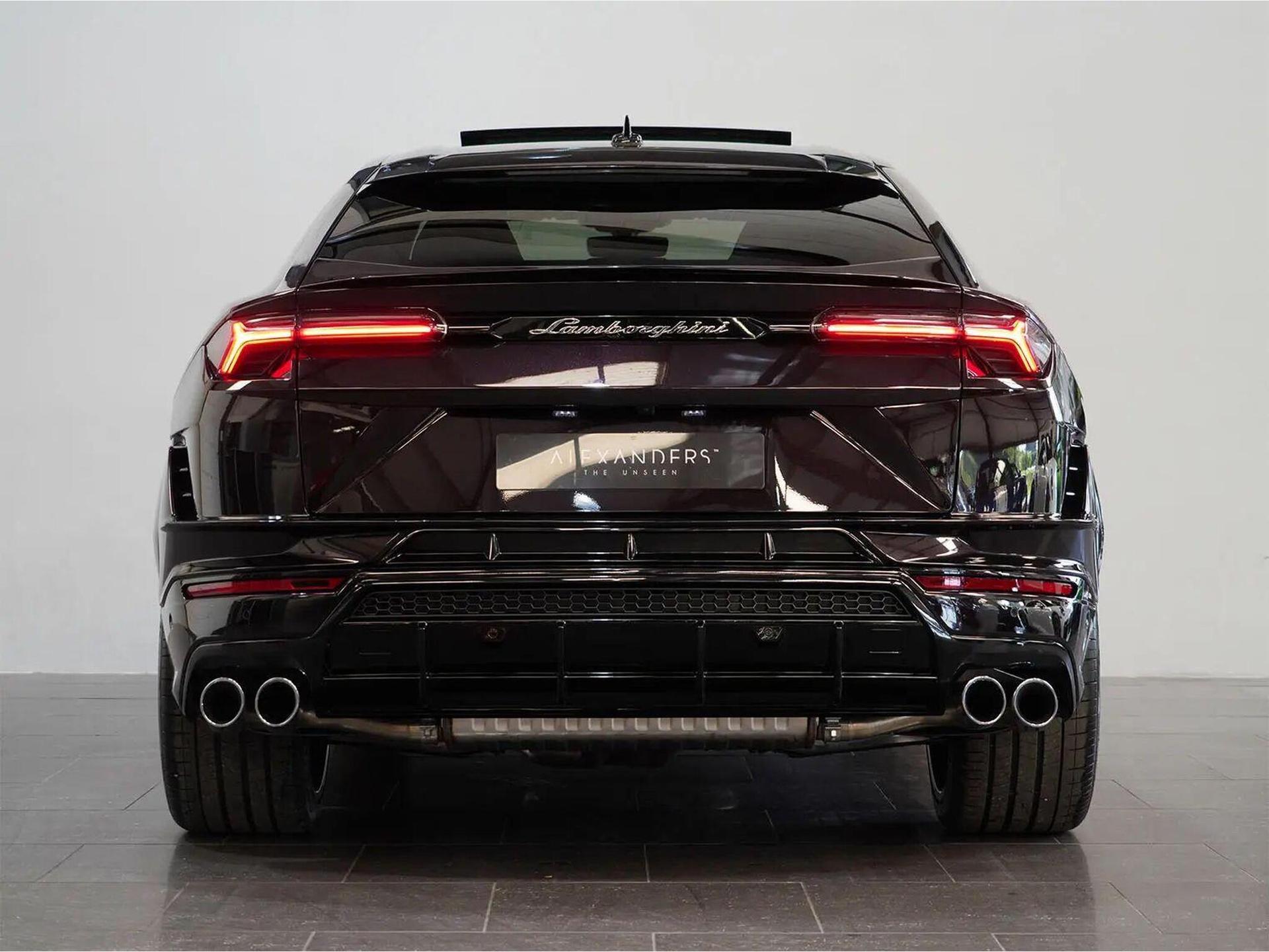 An exterior shot of the rear on a 2023 Lamborghini Urus