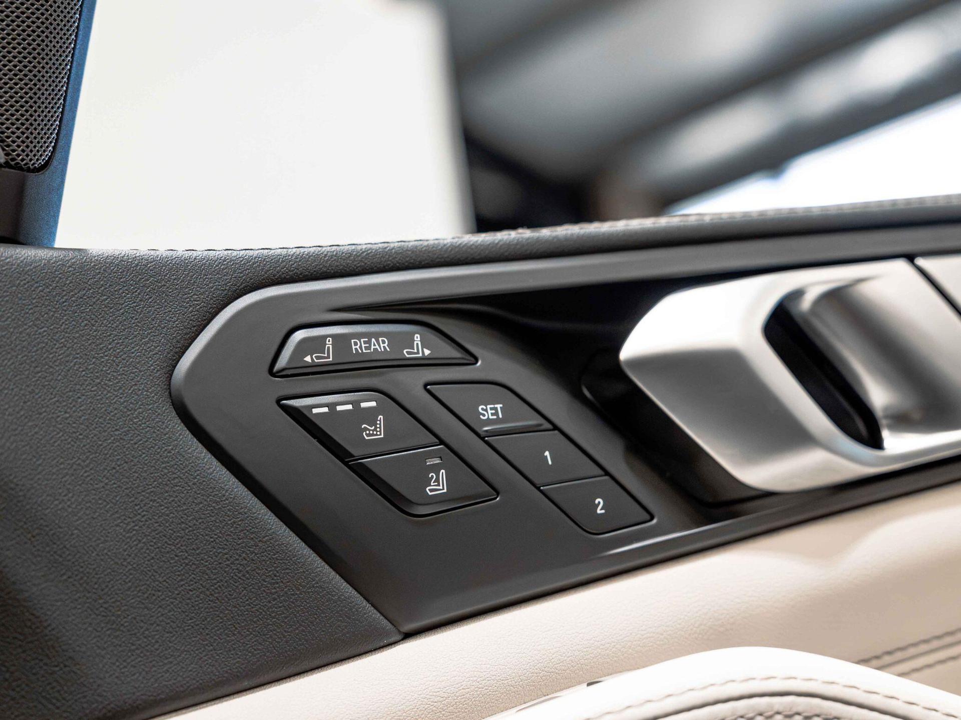 An interior shot of the misc controls on a 2024 BMW X7