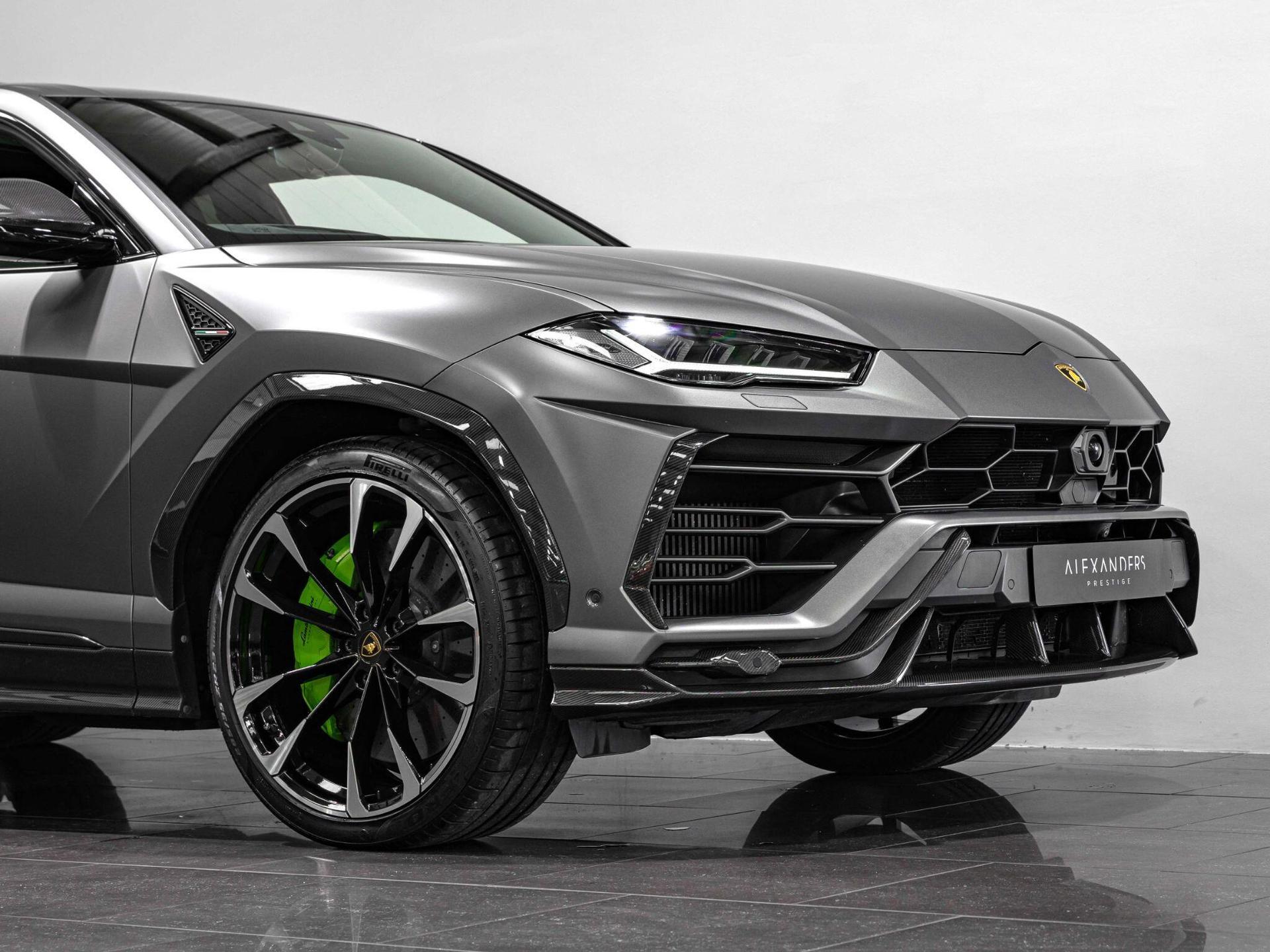 An exterior shot of the front right on a 2022 Lamborghini Urus