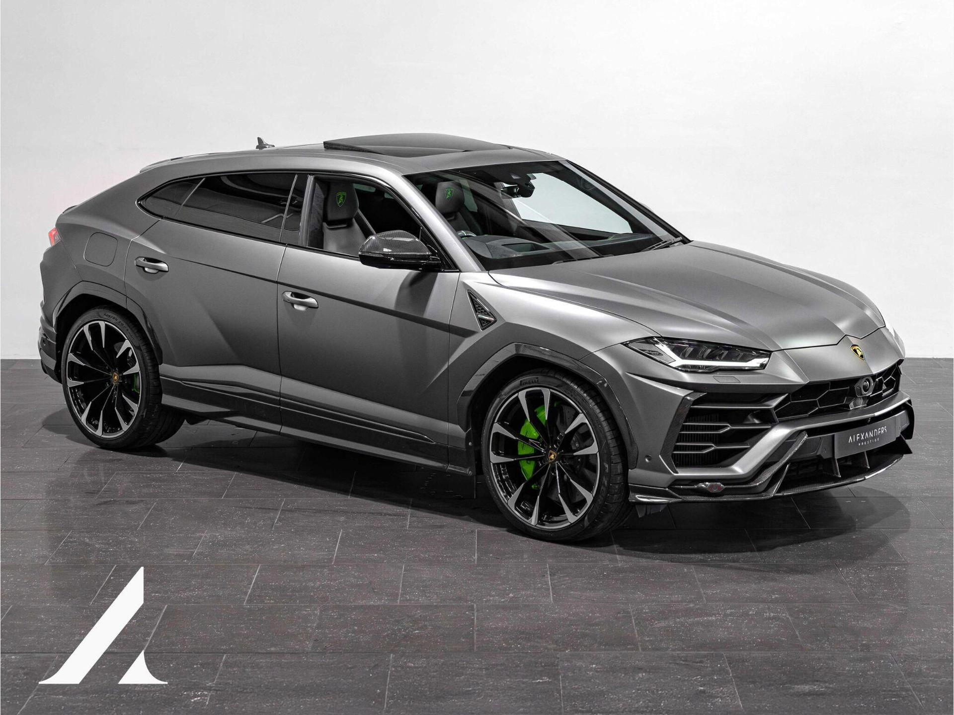An exterior shot of the front right on a 2022 Lamborghini Urus