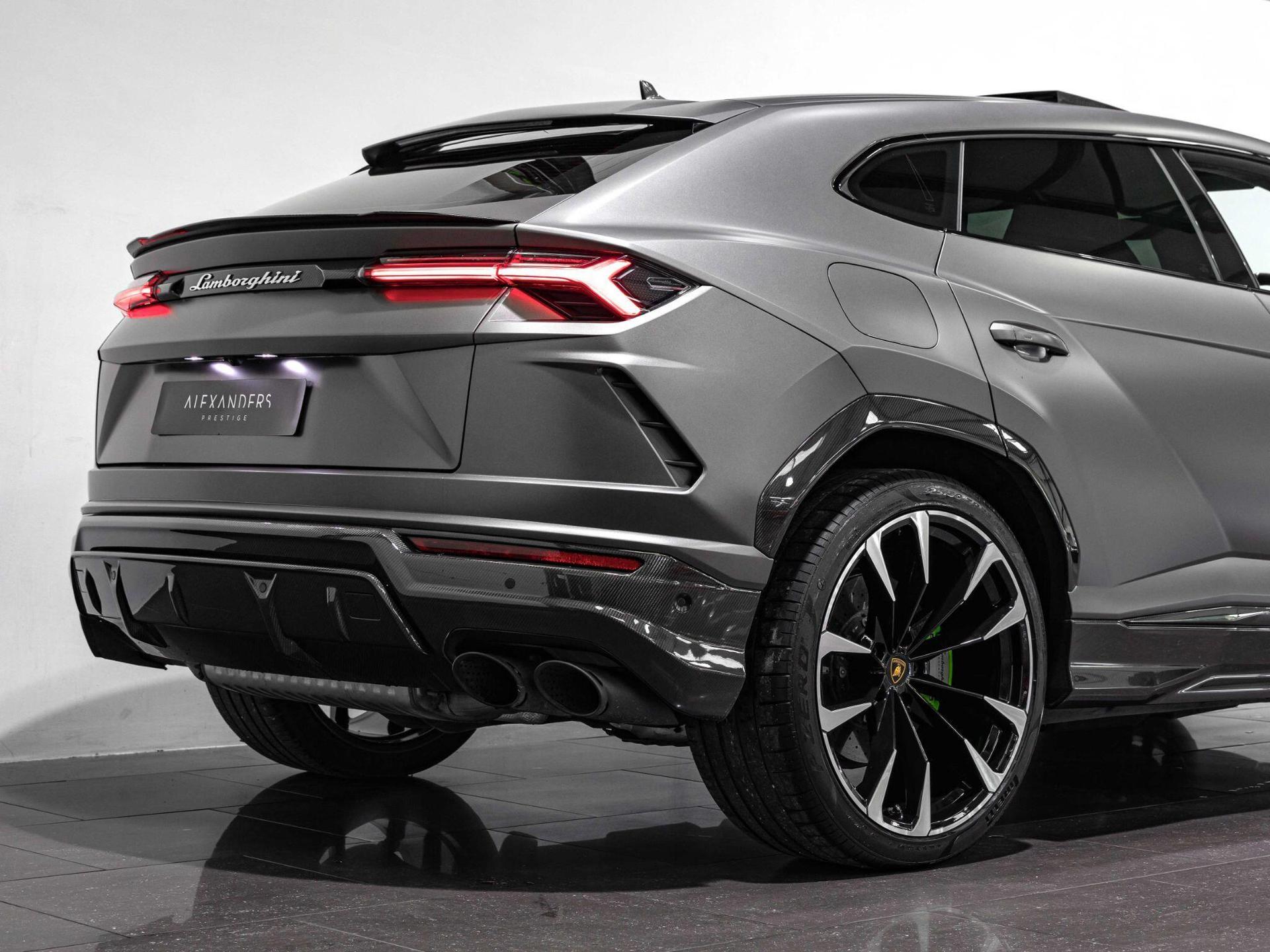 An exterior shot of the rear right on a 2022 Lamborghini Urus