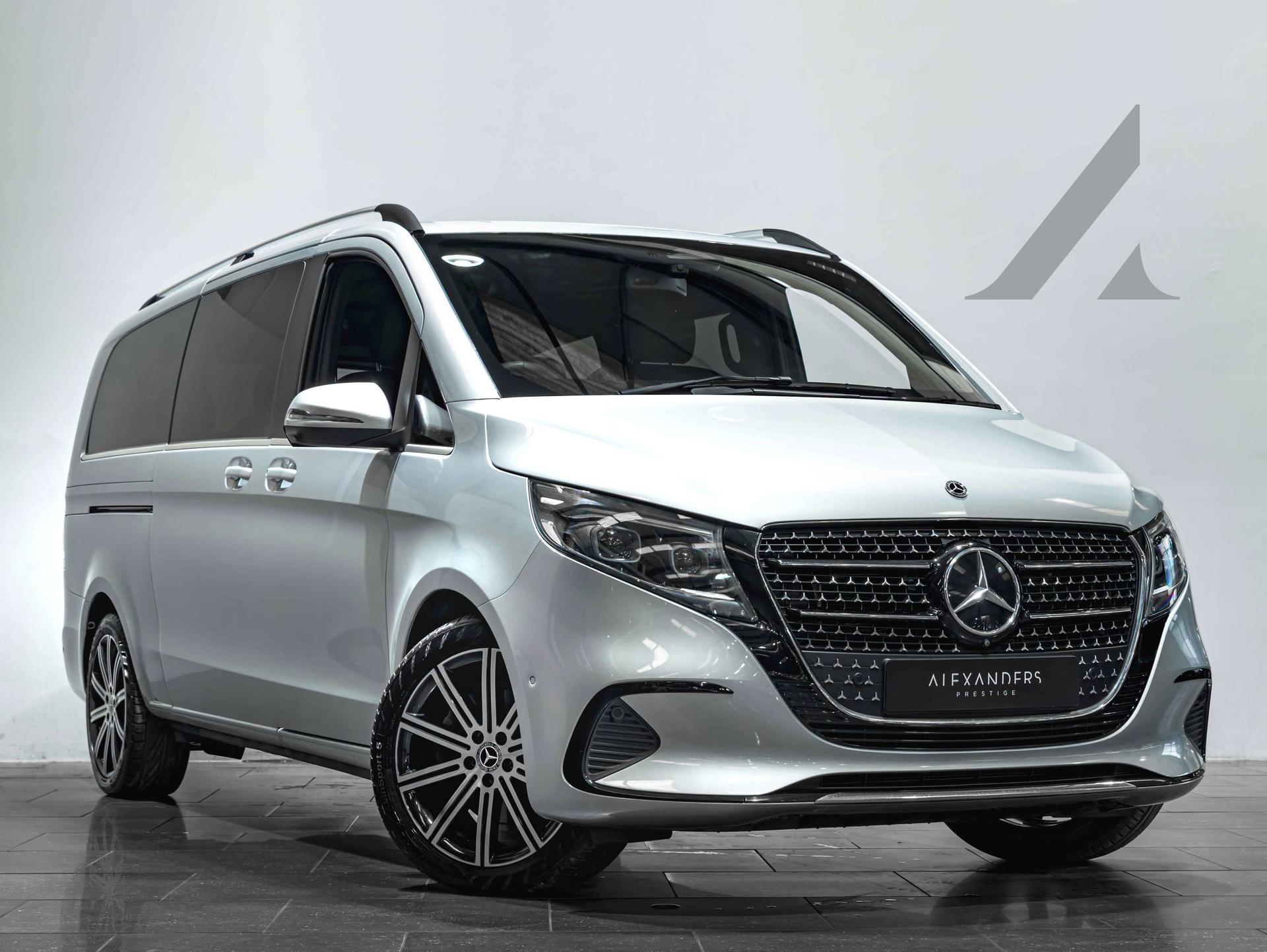 2024 (74) | Mercedes-Benz V220...