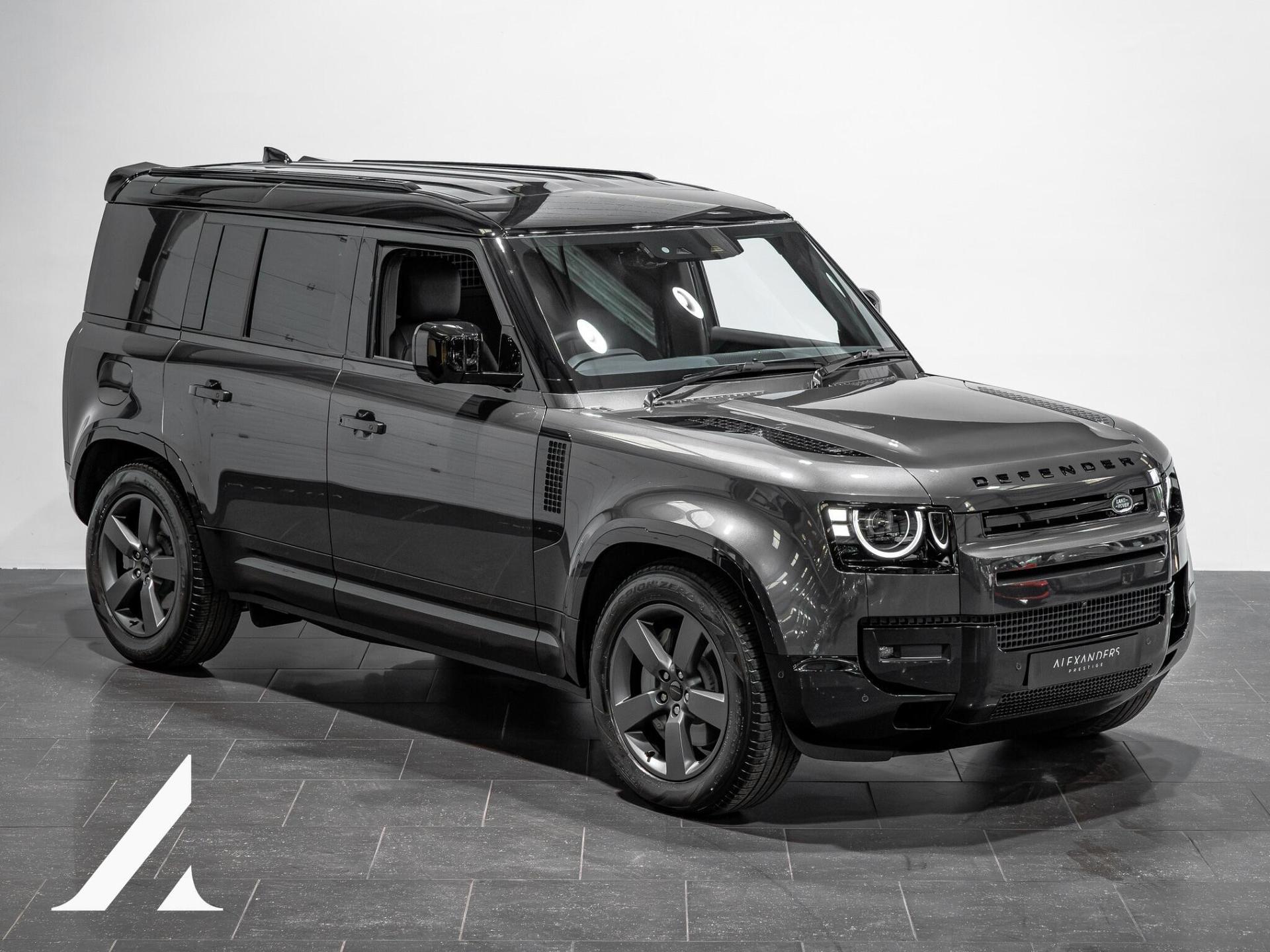 2026 (26) | Land Rover Defender...